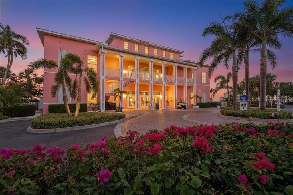 Image 41 of 48 For 205 Pompano Drive Se B