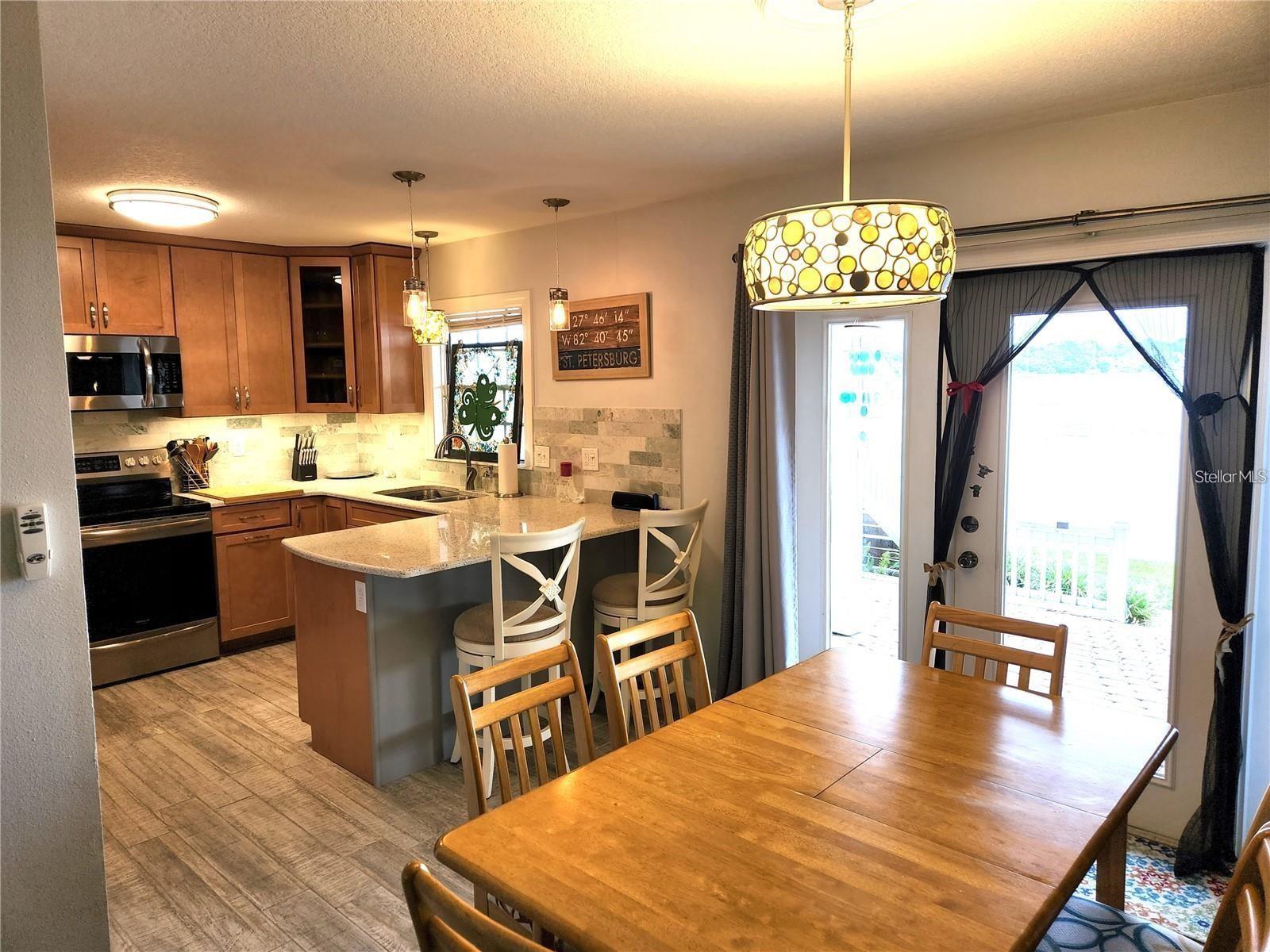 Image 6 of 48 For 205 Pompano Drive Se B