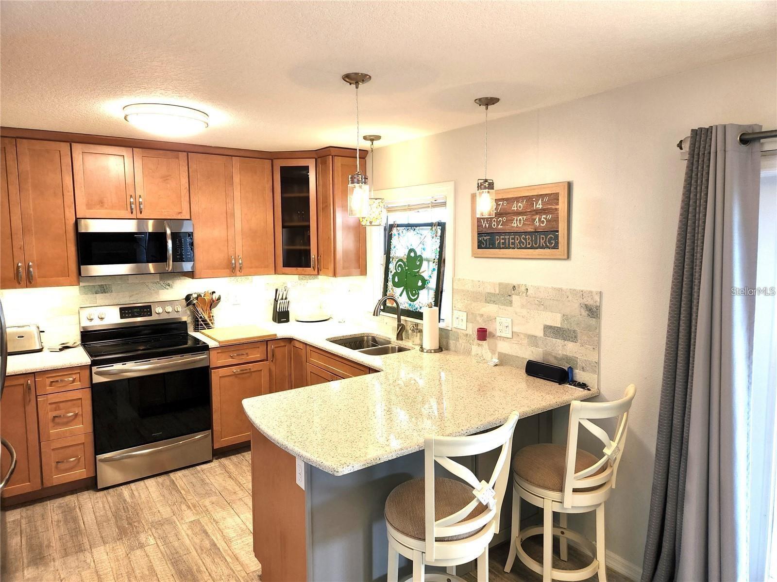 Image 7 of 48 For 205 Pompano Drive Se B