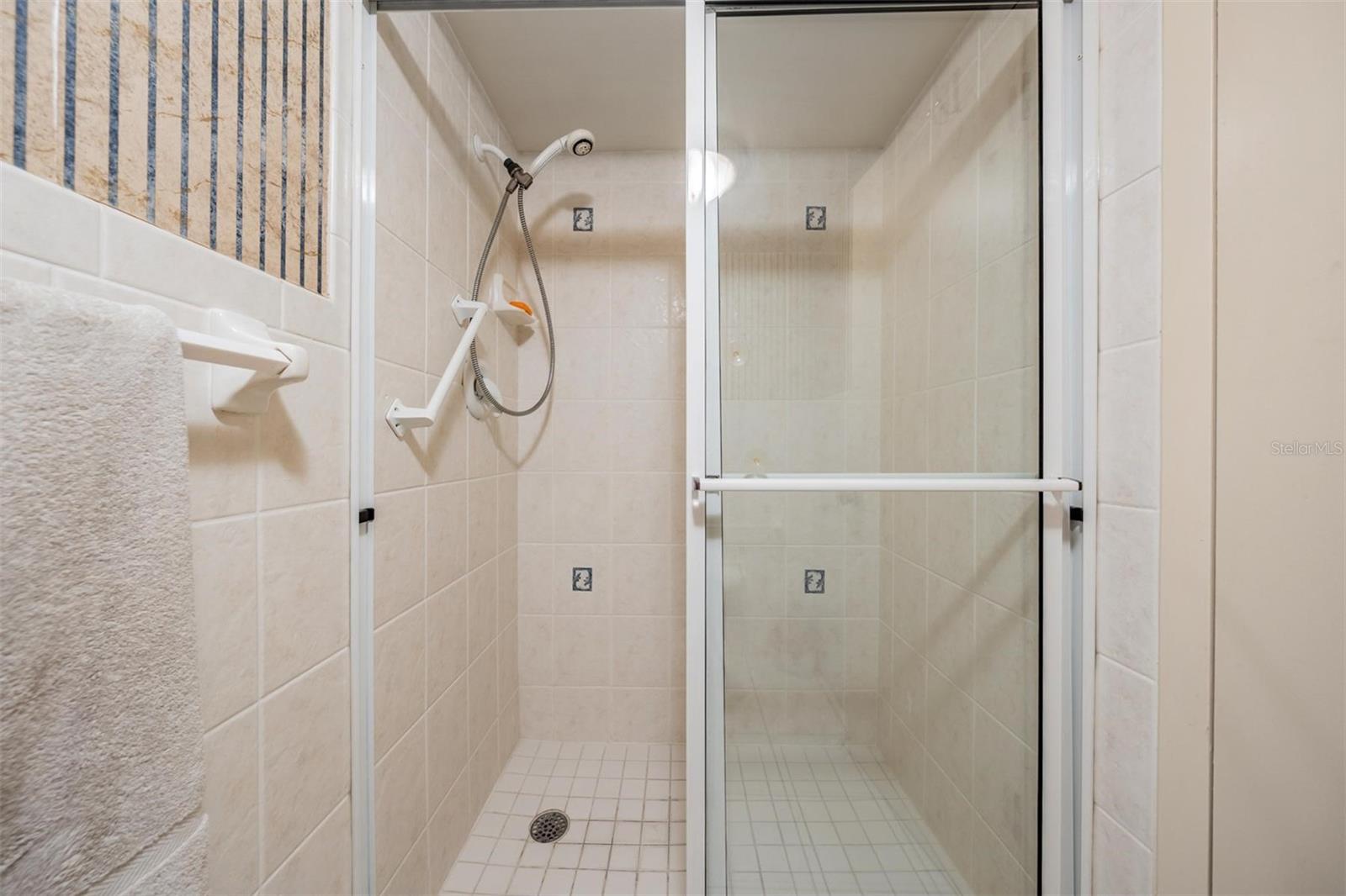 Image 8 of 33 For 2700 Bayshore Boulevard 9402