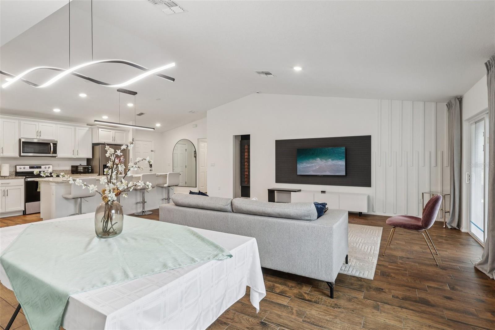 Image 11 of 31 For 1830 Radcliff Avenue Se