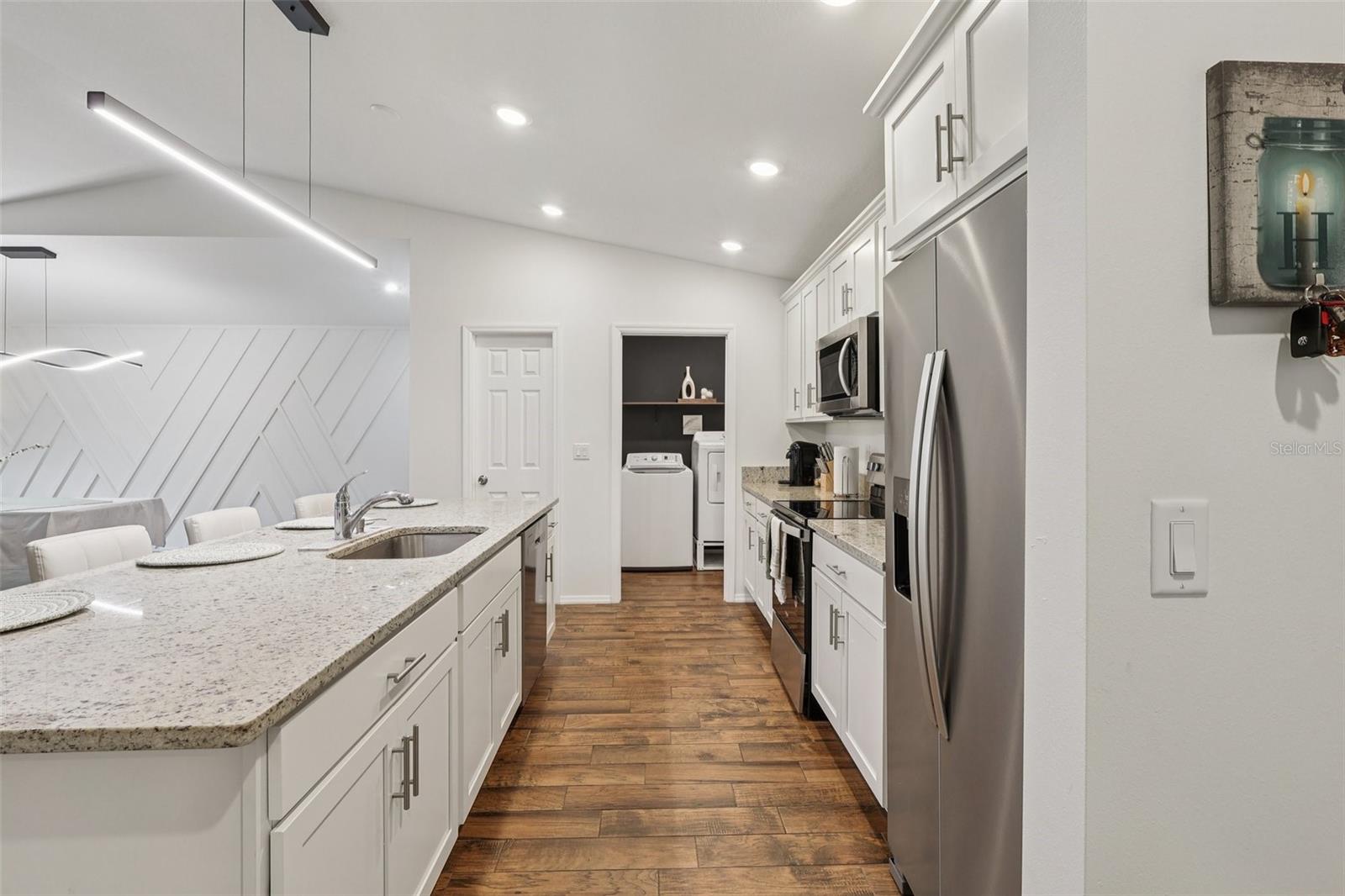 Image 13 of 31 For 1830 Radcliff Avenue Se