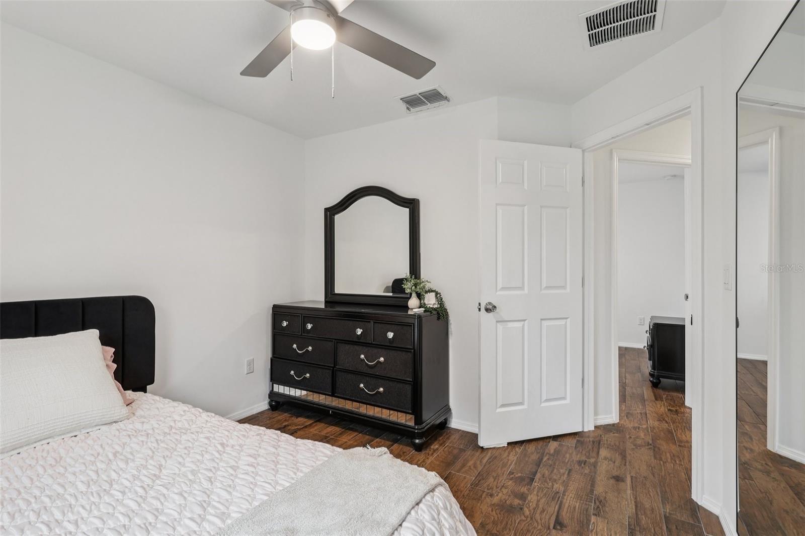 Image 23 of 31 For 1830 Radcliff Avenue Se