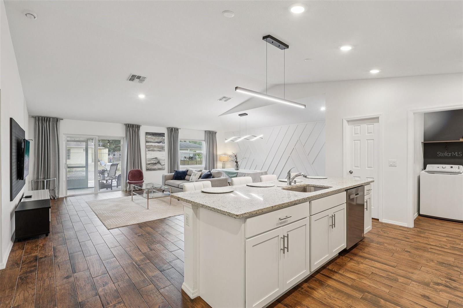 Image 9 of 31 For 1830 Radcliff Avenue Se