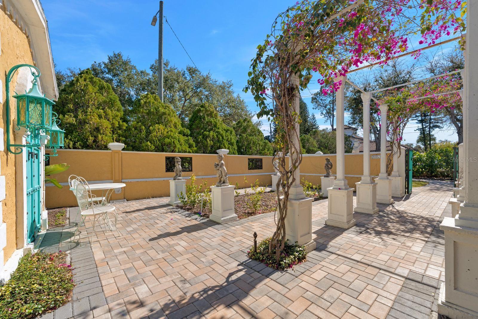 Image 31 of 49 For 3511 Euclid Avenue