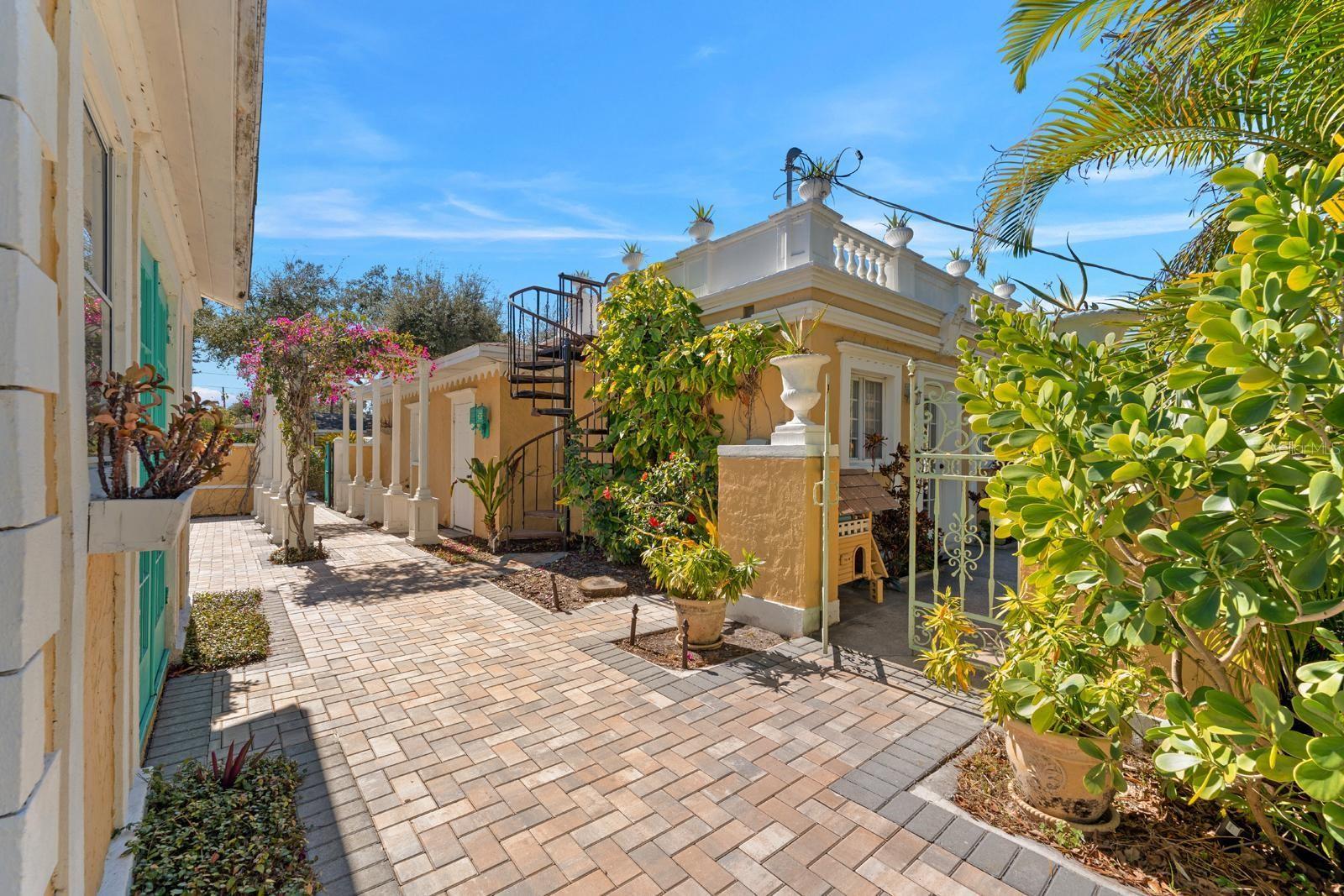 Image 33 of 49 For 3511 Euclid Avenue