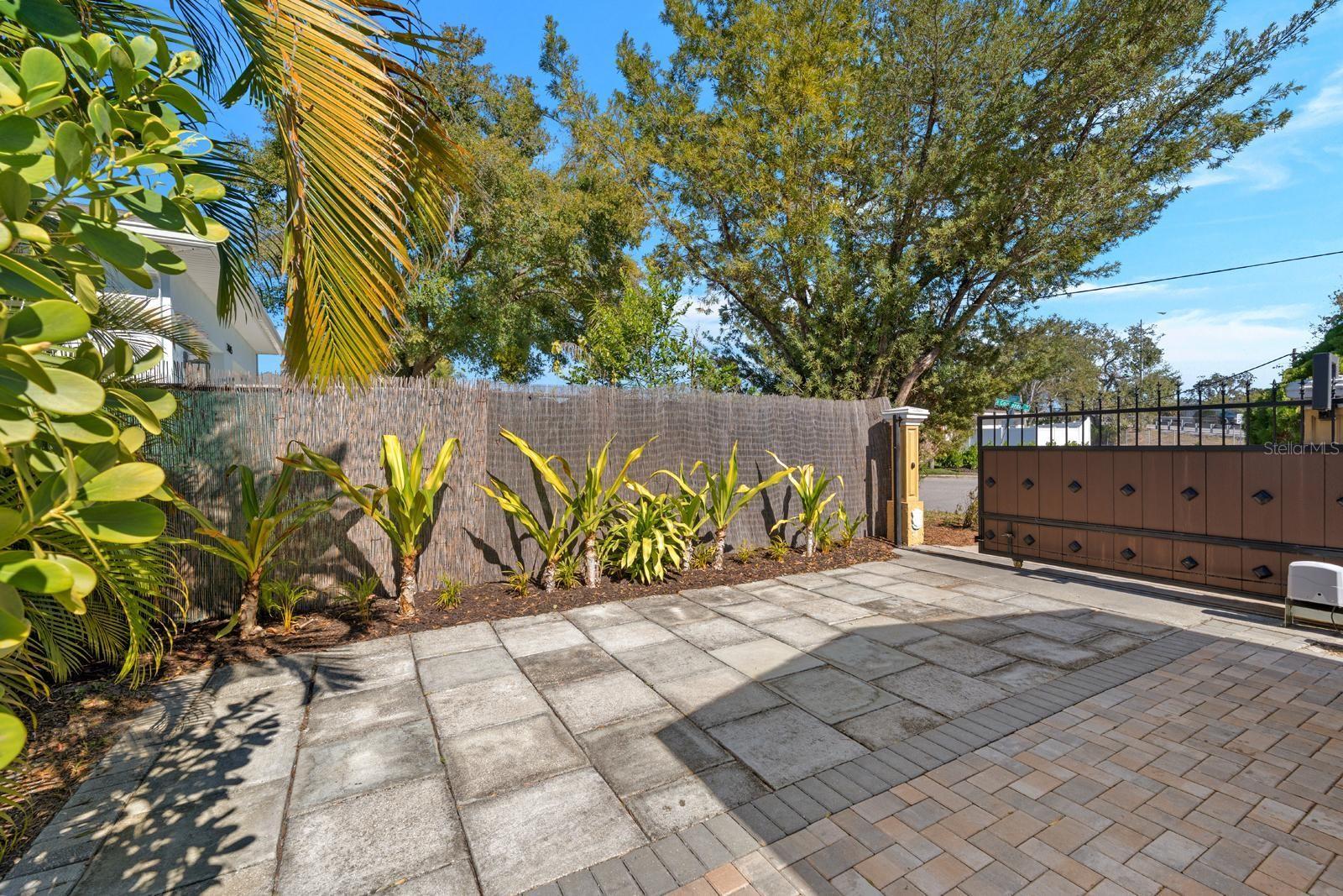 Image 41 of 49 For 3511 Euclid Avenue