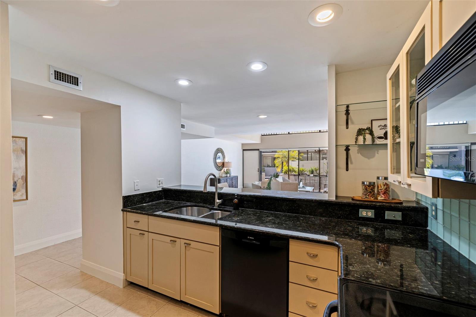 Image 10 of 67 For 301 2nd Street N 7