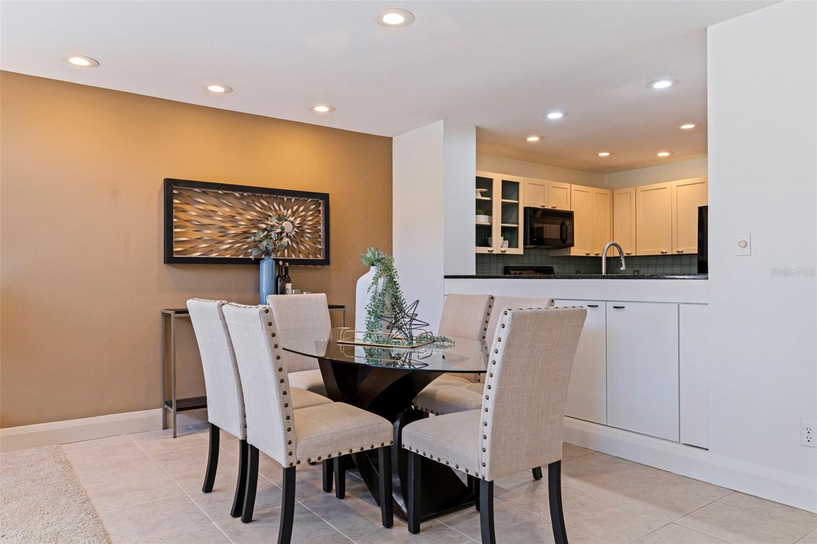 Image 14 of 67 For 301 2nd Street N 7