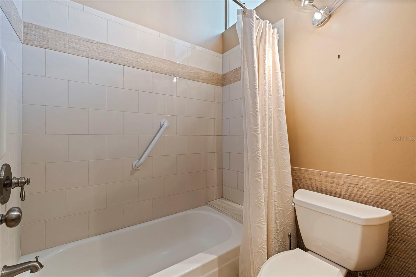 Image 51 of 67 For 301 2nd Street N 7