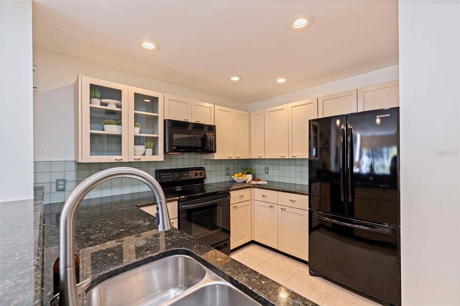 Image 8 of 67 For 301 2nd Street N 7