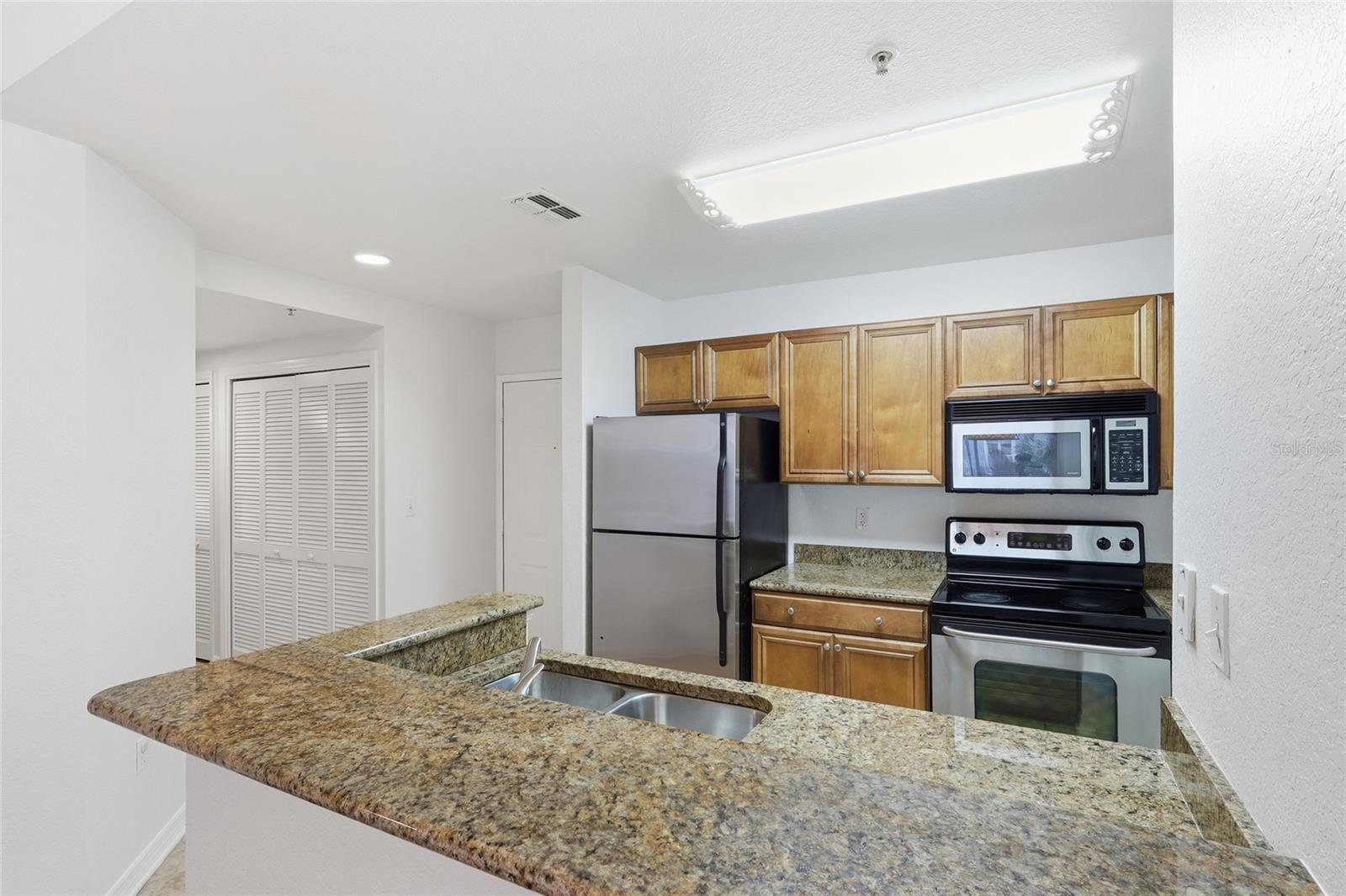 Image 7 of 28 For 700 Harbour Island Boulevard 243