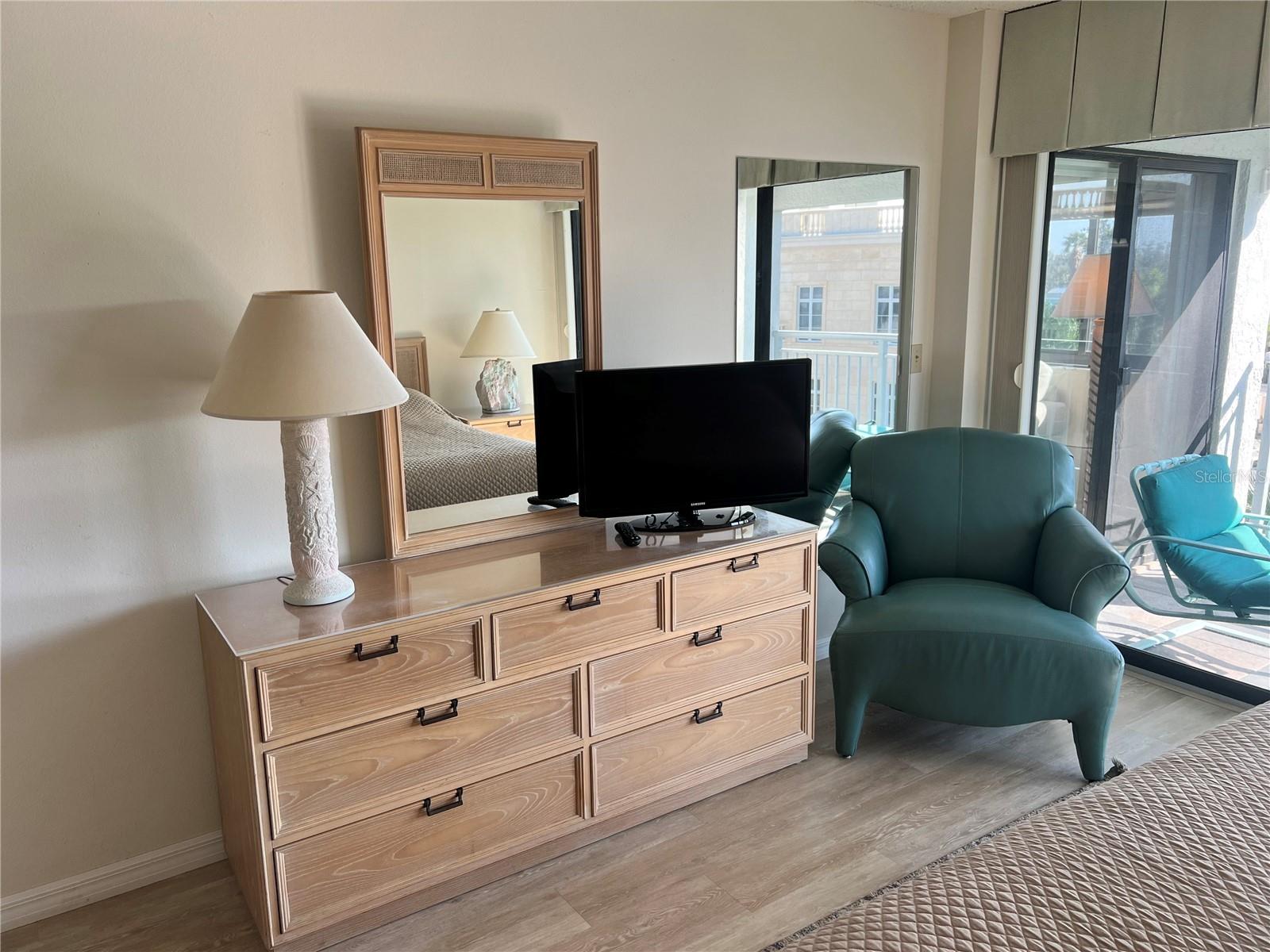 Image 11 of 34 For 1001 Point Of Rocks Road 508