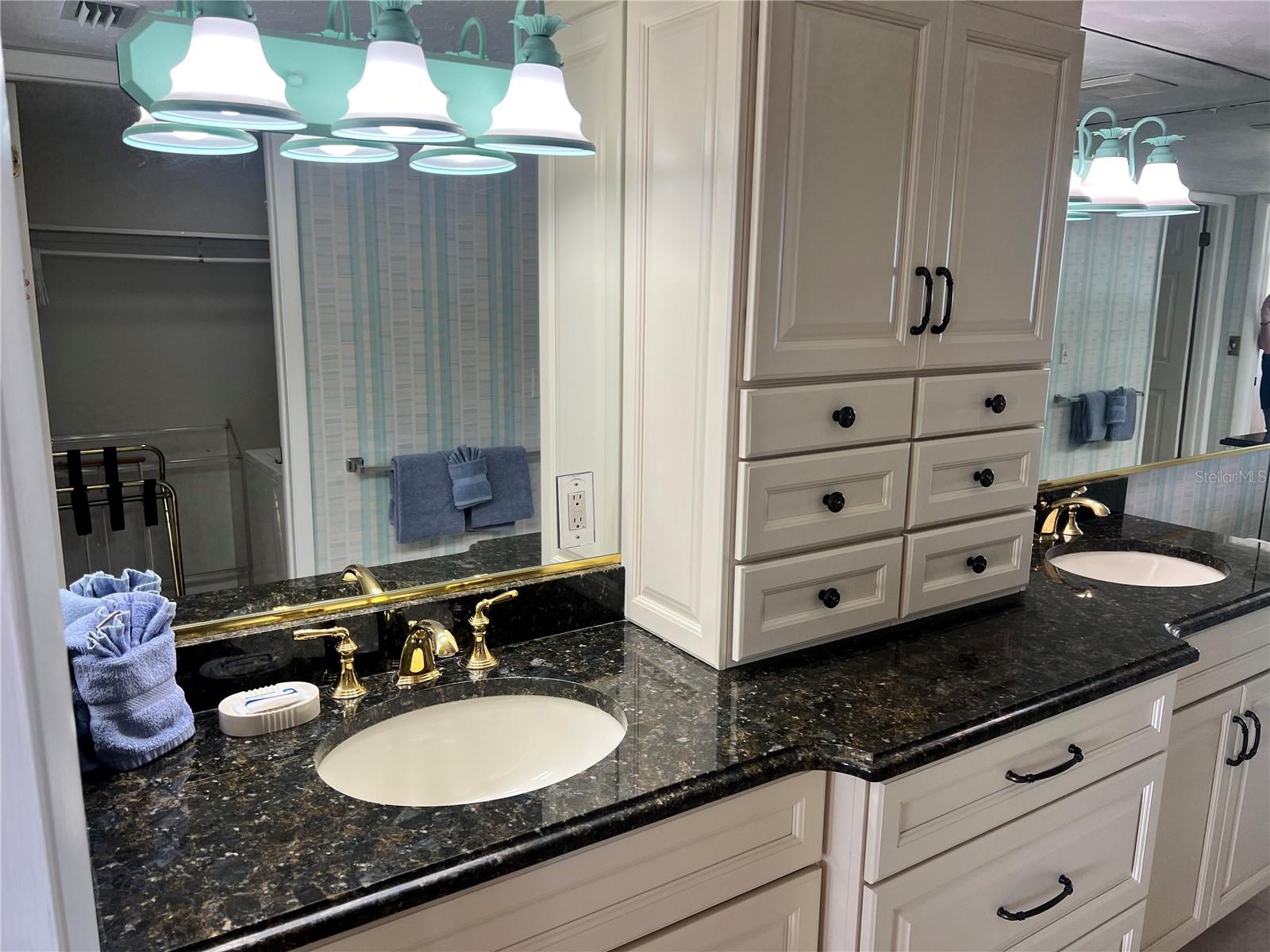 Image 12 of 34 For 1001 Point Of Rocks Road 508