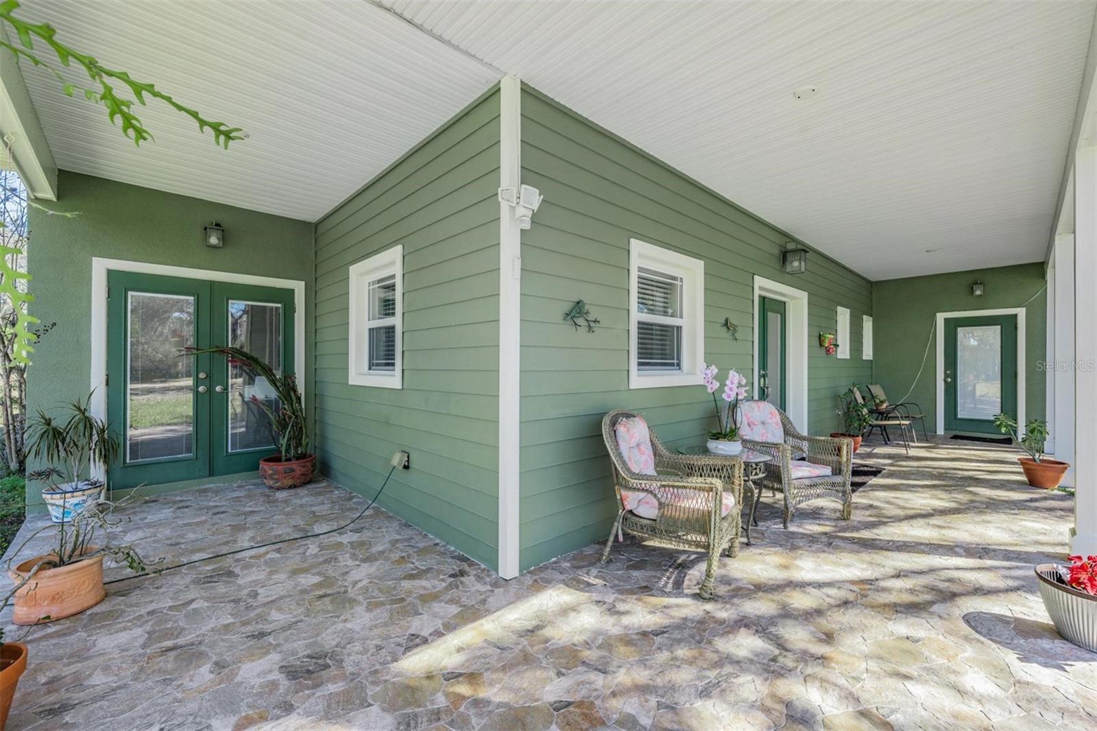 Image 16 of 90 For 8027 Ehren Cutoff