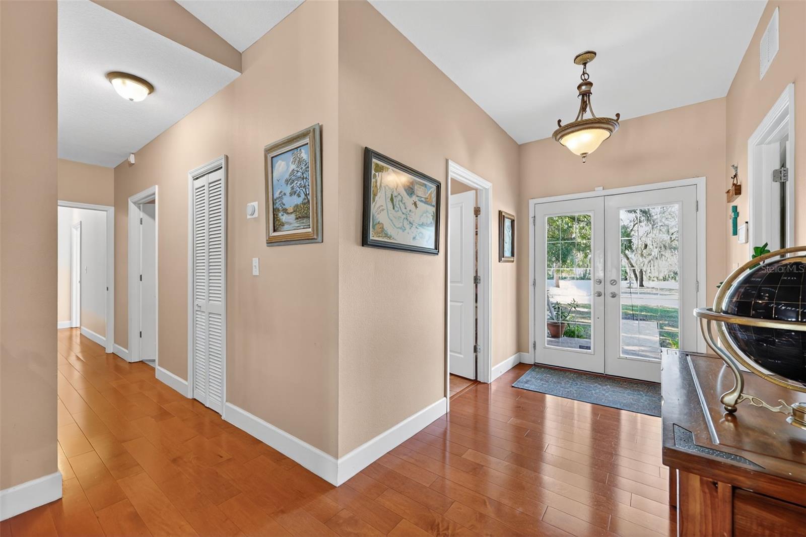 Image 17 of 90 For 8027 Ehren Cutoff