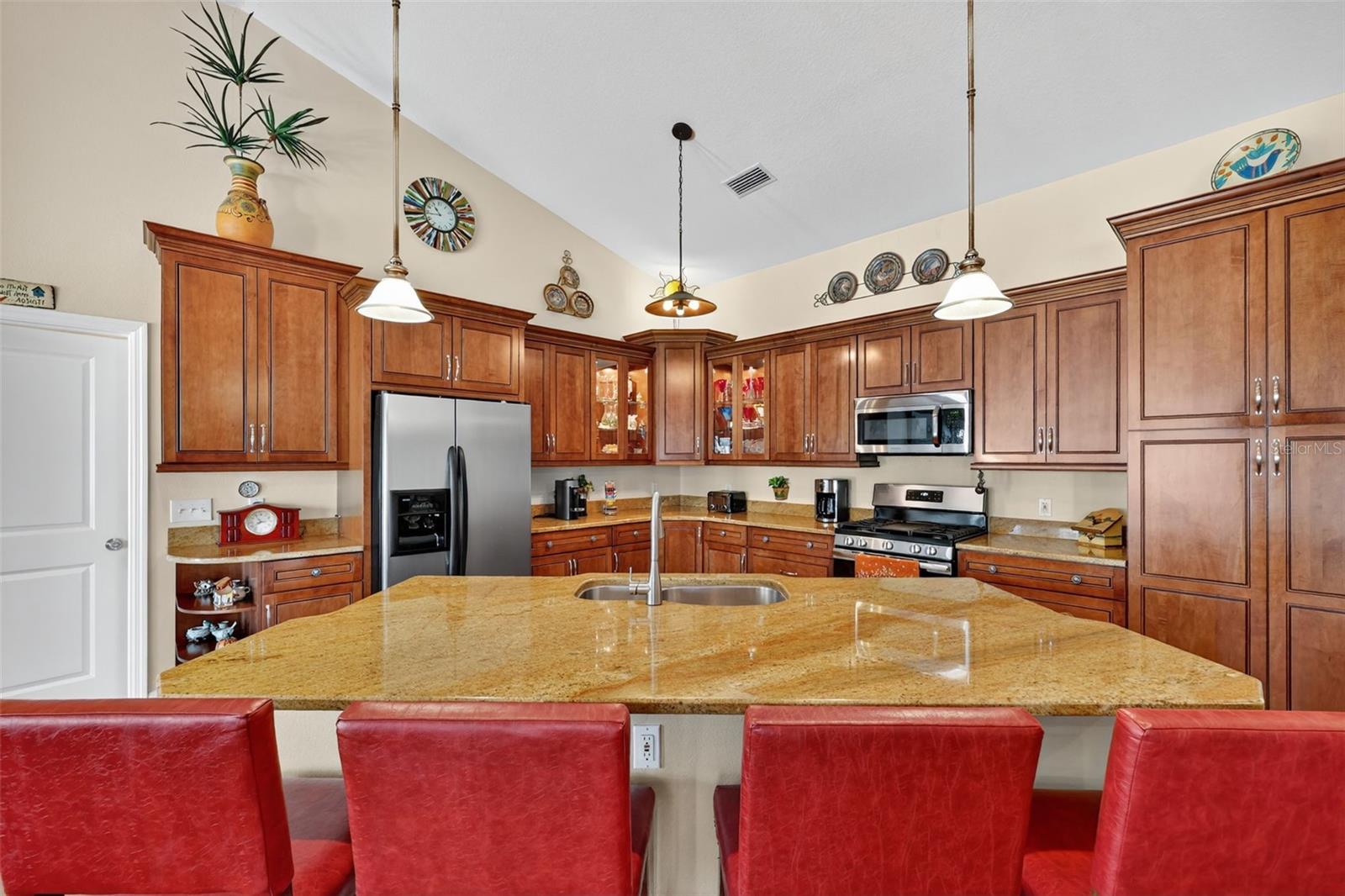 Image 24 of 90 For 8027 Ehren Cutoff