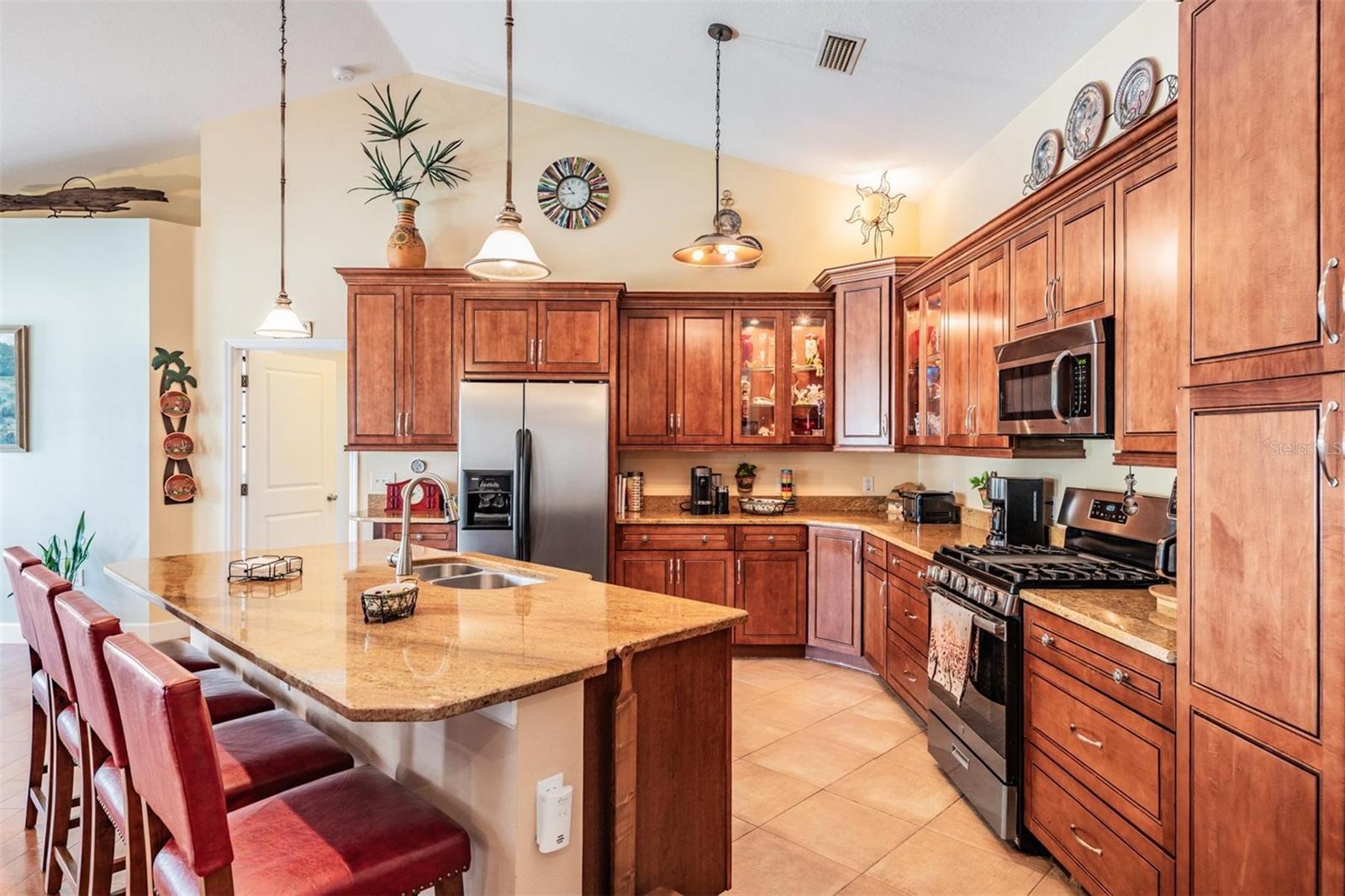 Image 3 of 90 For 8027 Ehren Cutoff