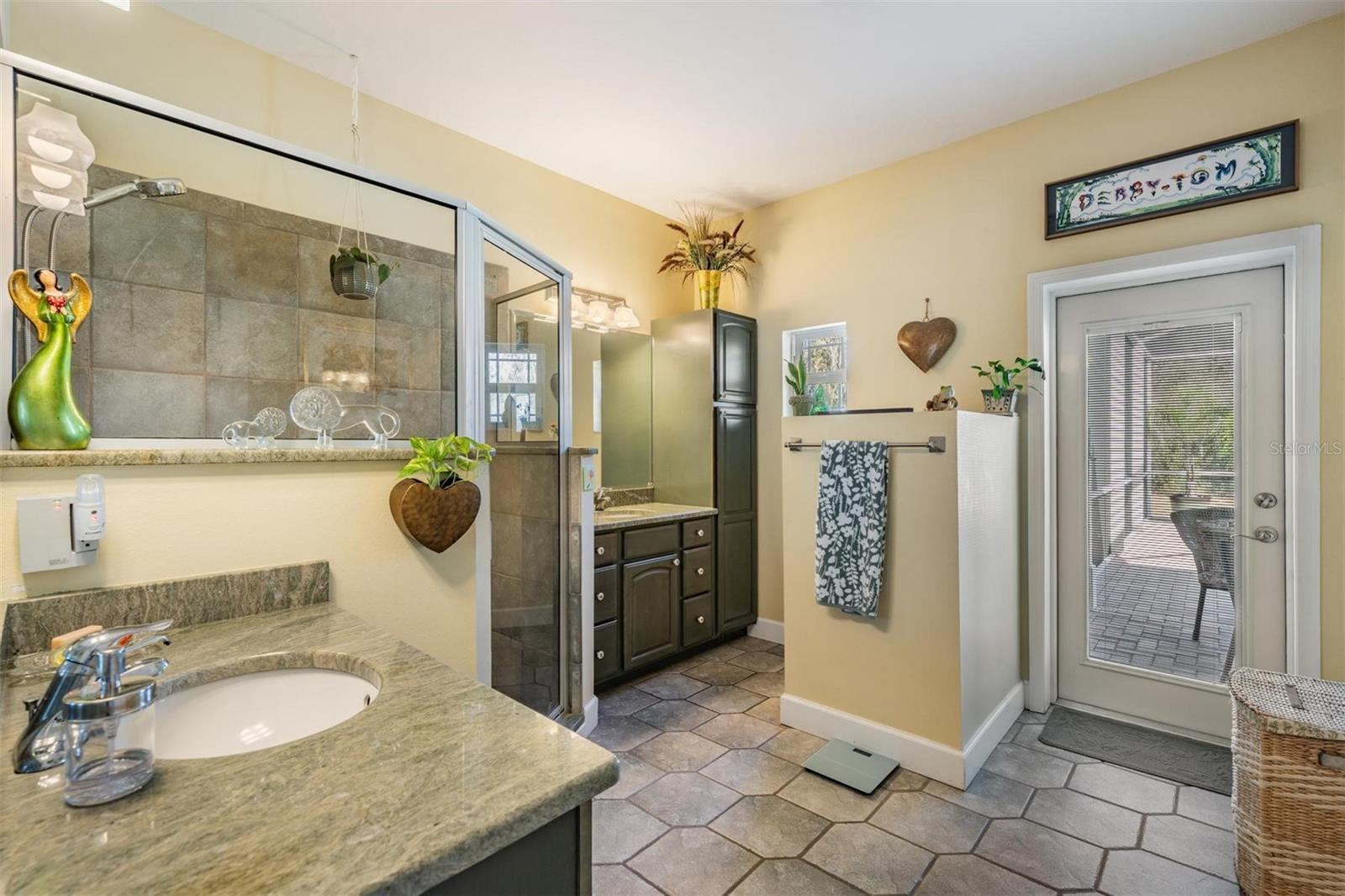 Image 36 of 90 For 8027 Ehren Cutoff