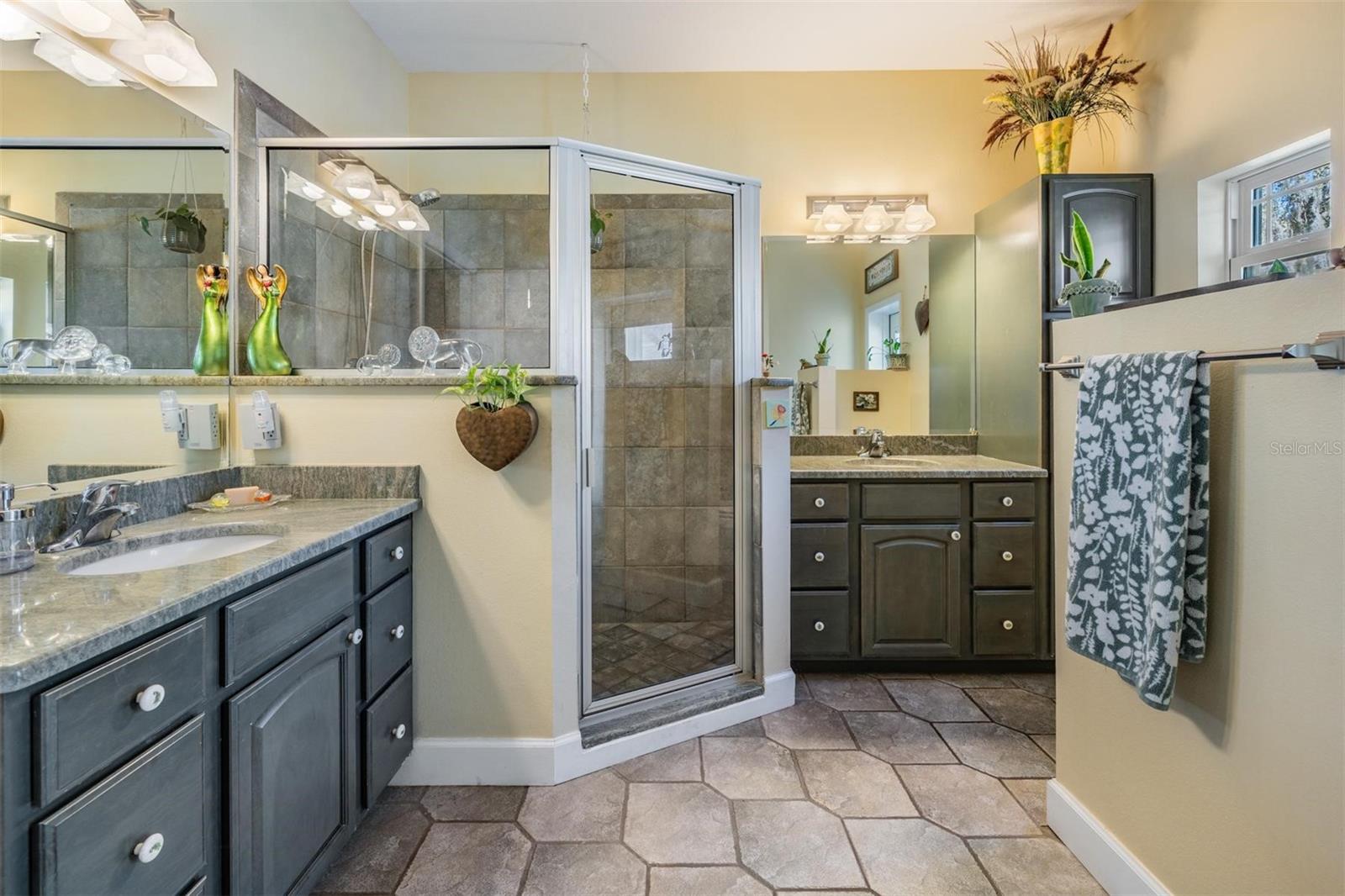 Image 37 of 90 For 8027 Ehren Cutoff