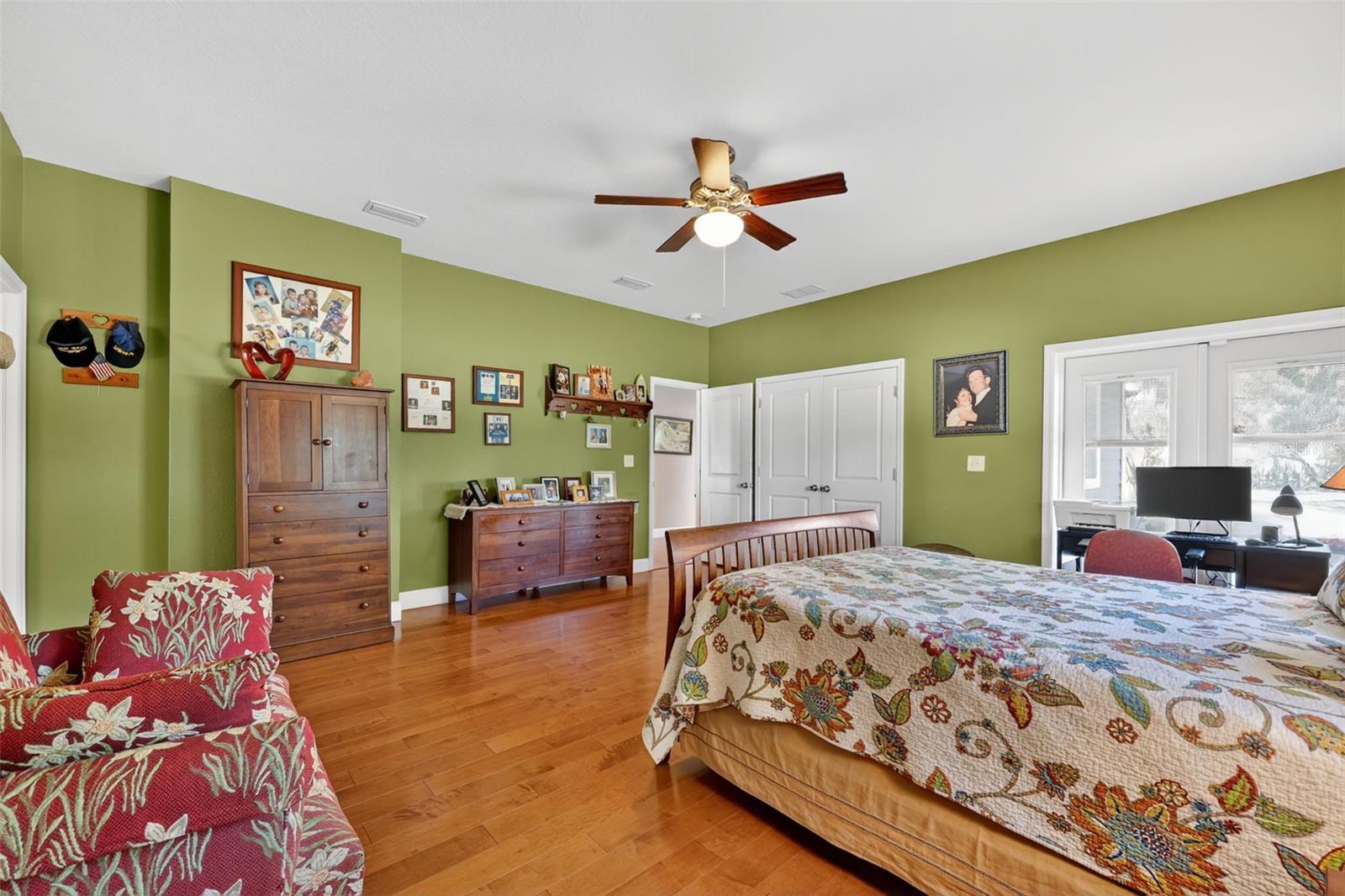 Image 43 of 90 For 8027 Ehren Cutoff