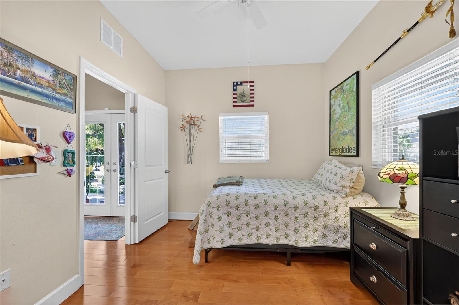 Image 46 of 90 For 8027 Ehren Cutoff