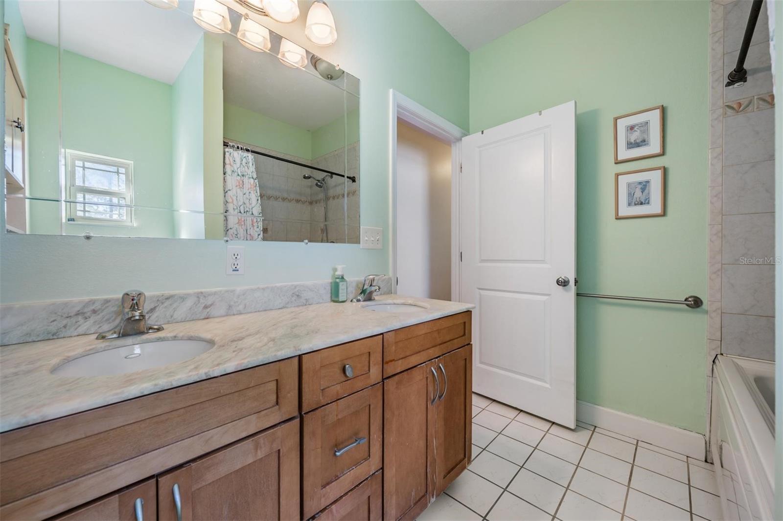 Image 50 of 90 For 8027 Ehren Cutoff