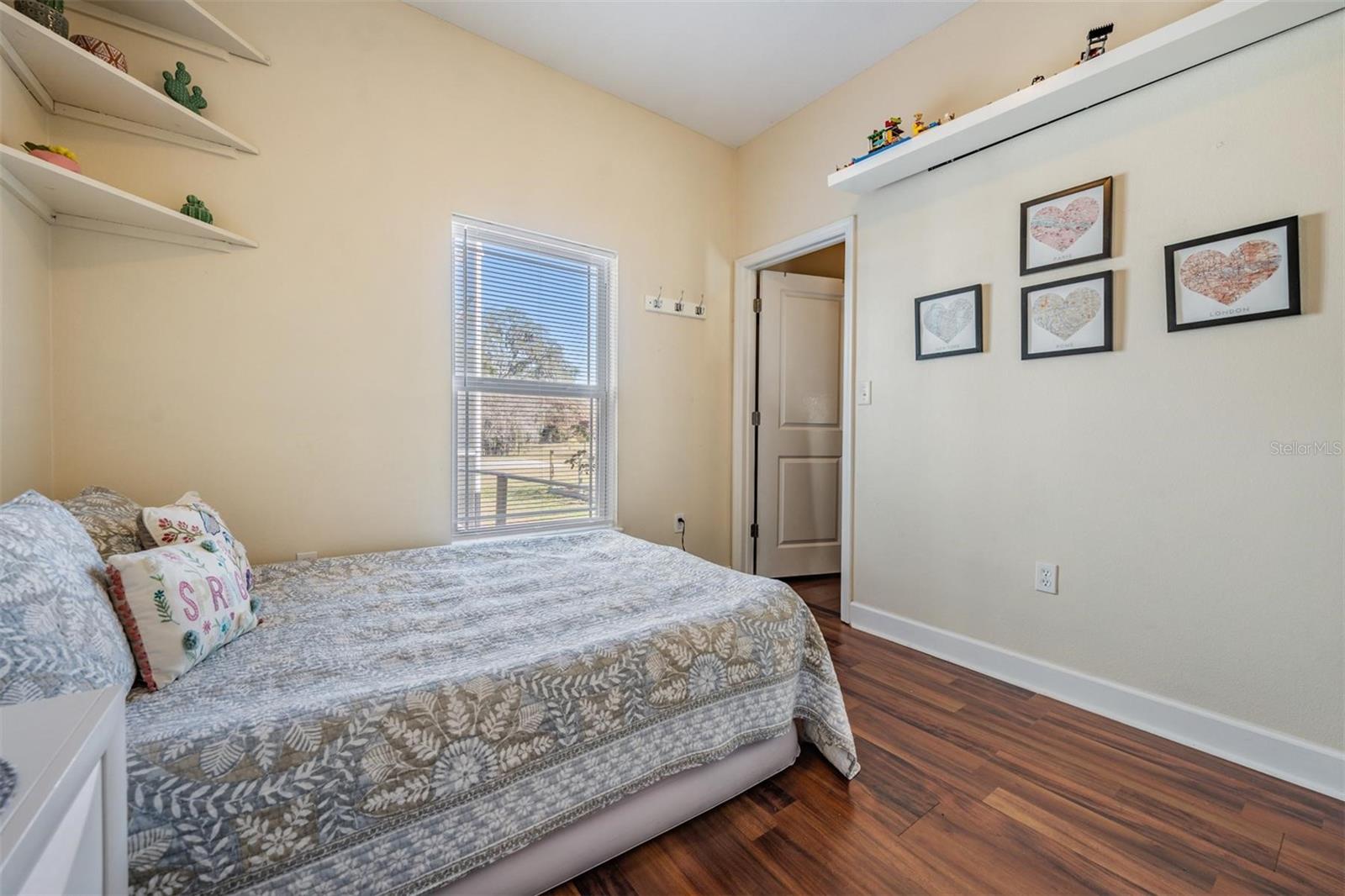 Image 51 of 90 For 8027 Ehren Cutoff