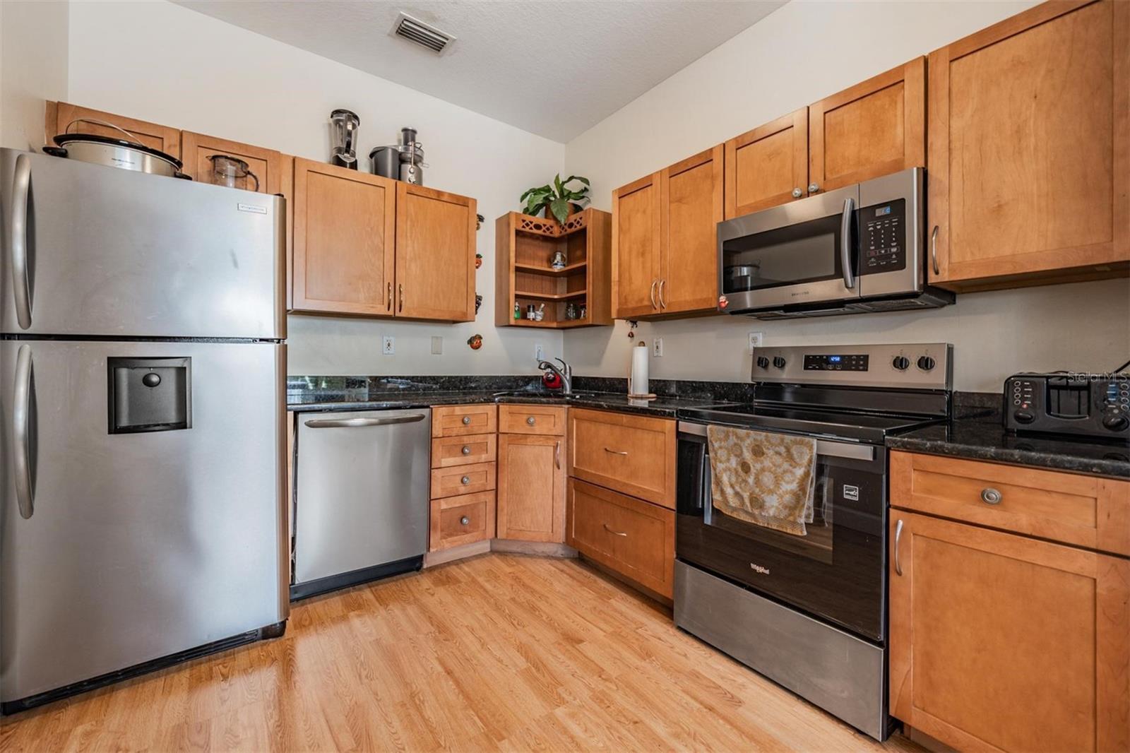 Image 55 of 90 For 8027 Ehren Cutoff