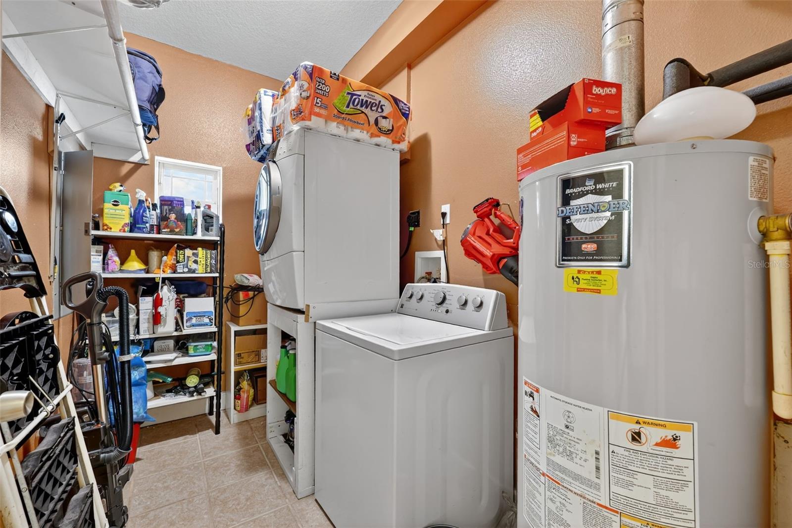 Image 61 of 90 For 8027 Ehren Cutoff