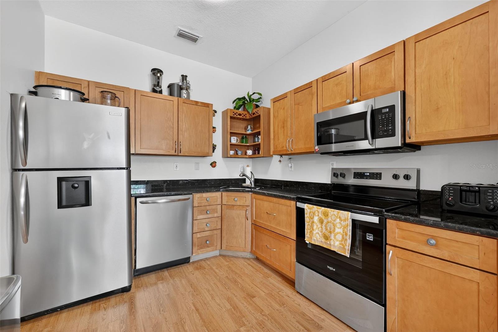 Image 7 of 90 For 8027 Ehren Cutoff