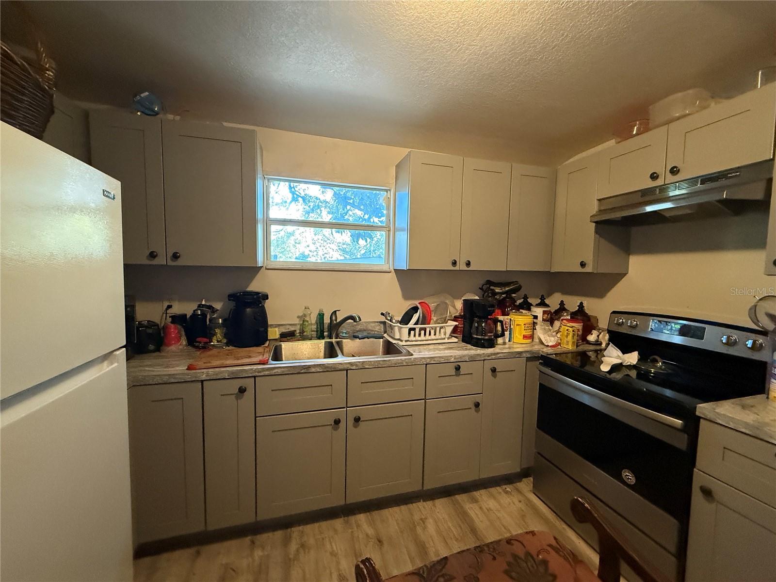 Image 3 of 15 For 1008 Grace Street