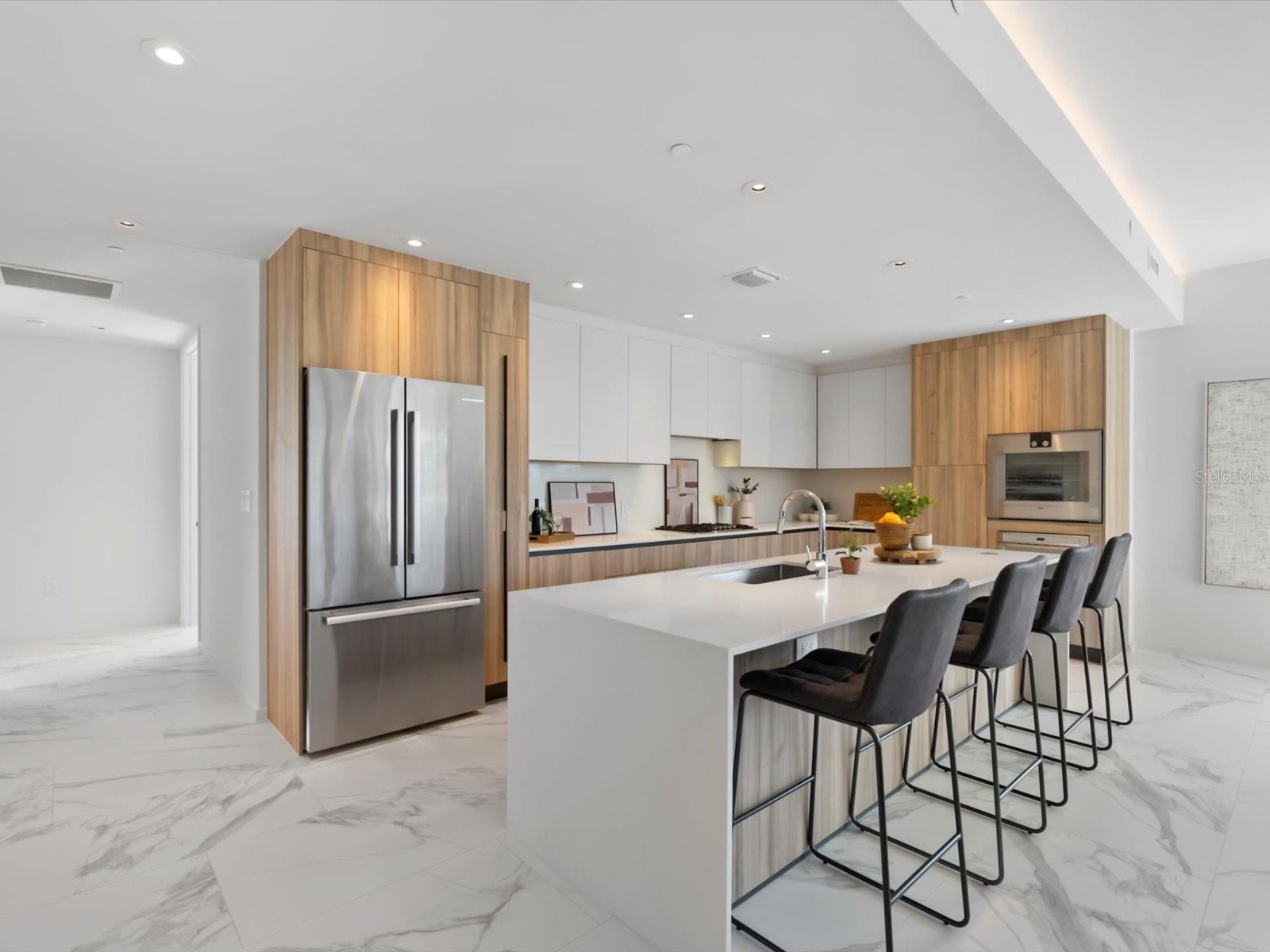 Listing photo id 9 for 1020 Sunset Point Road 213