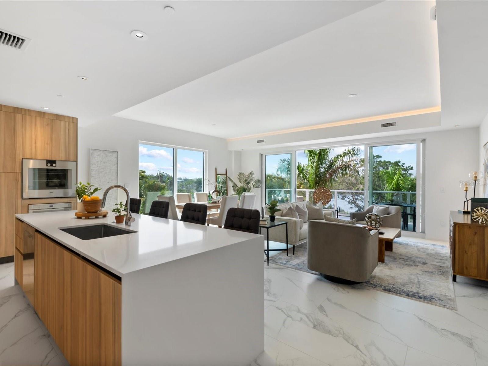 Listing photo id 17 for 1020 Sunset Point Road 213