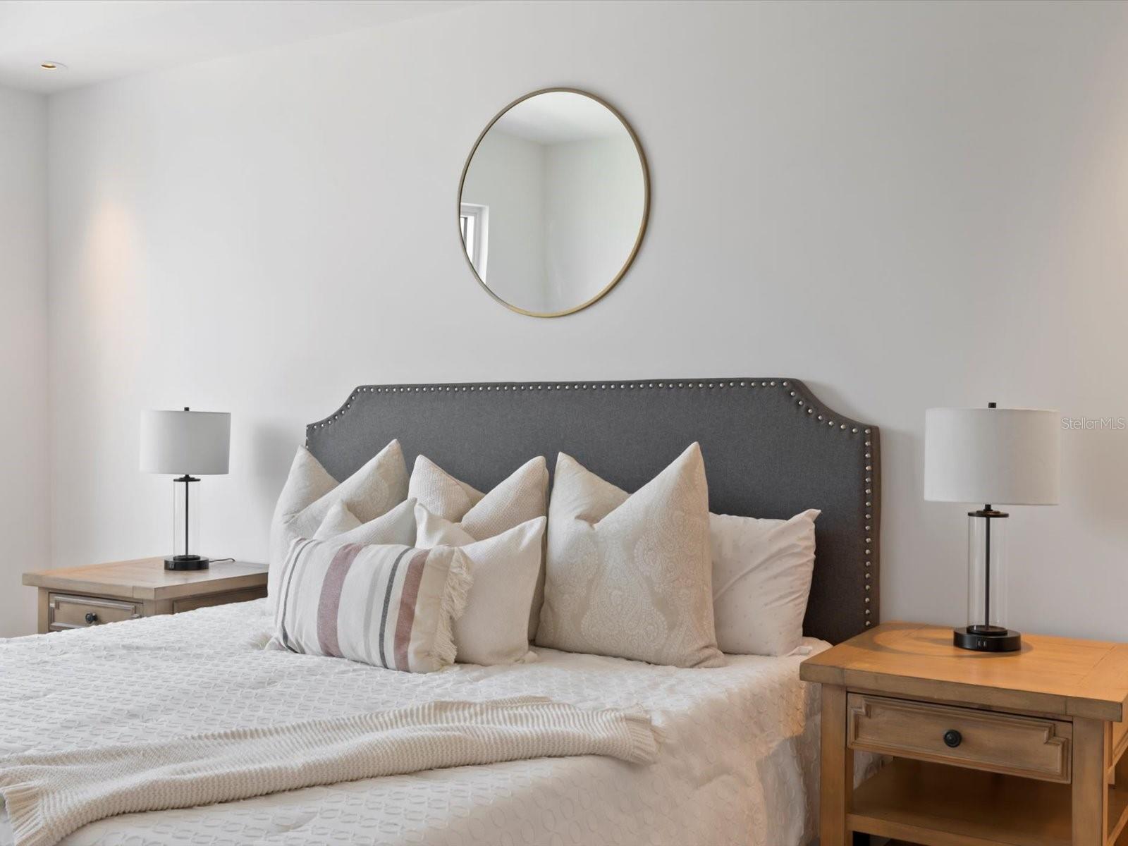 Listing photo id 27 for 1020 Sunset Point Road 213