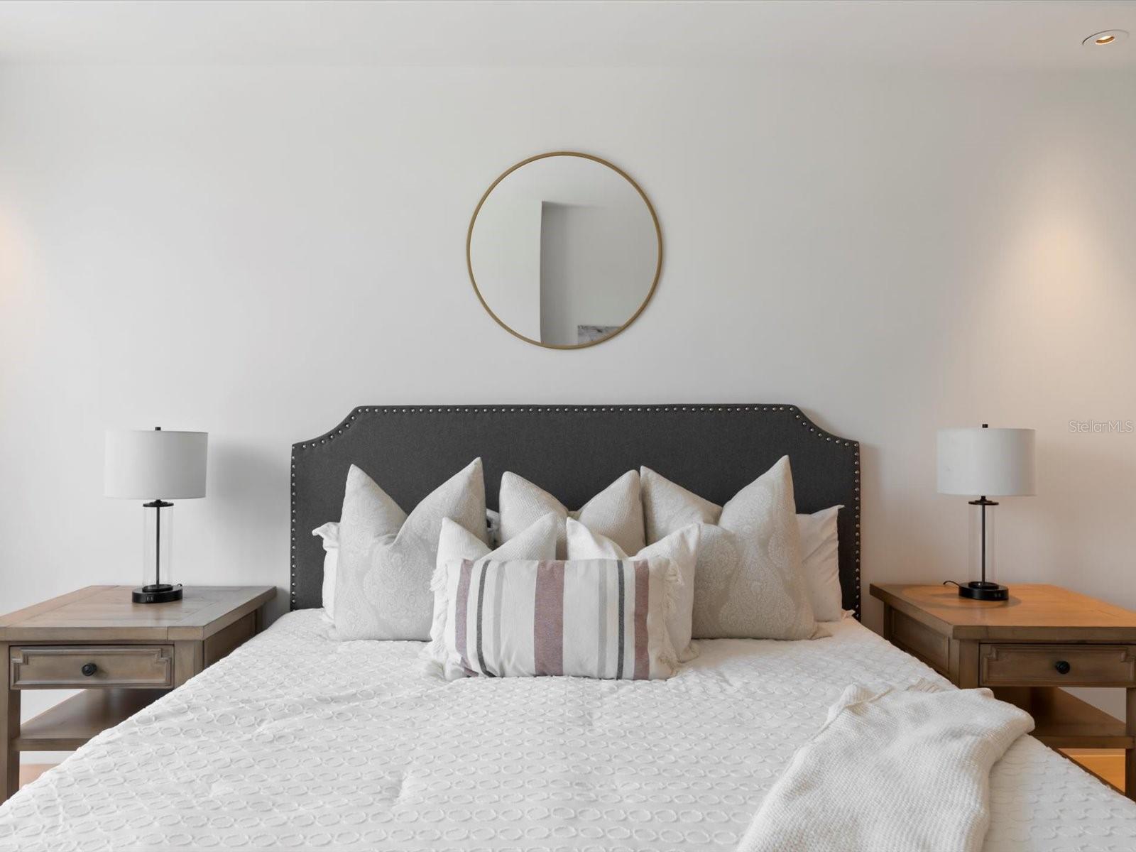 Listing photo id 31 for 1020 Sunset Point Road 213