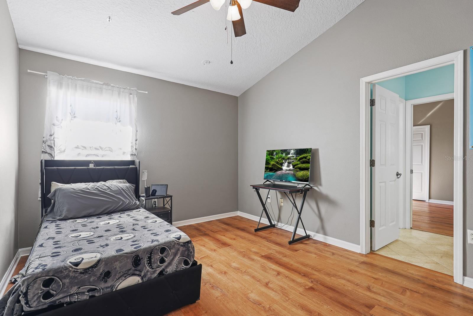 Image 31 of 54 For 12114 Creek Edge Drive