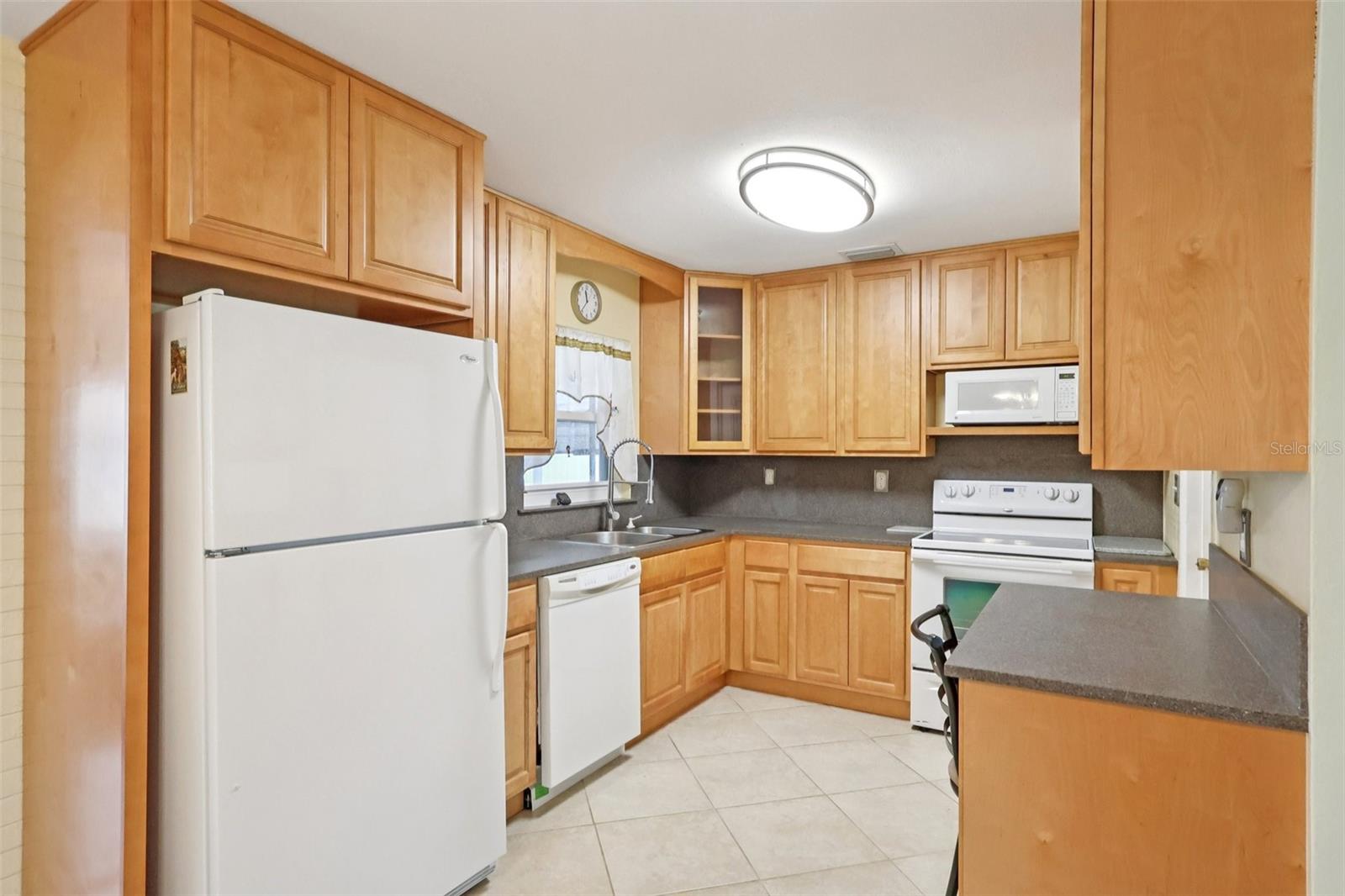 Image 12 of 33 For 1945 Madison Avenue