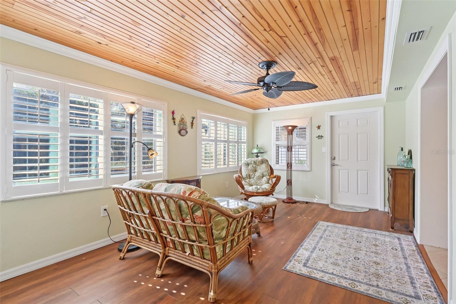 Image 15 of 33 For 1945 Madison Avenue