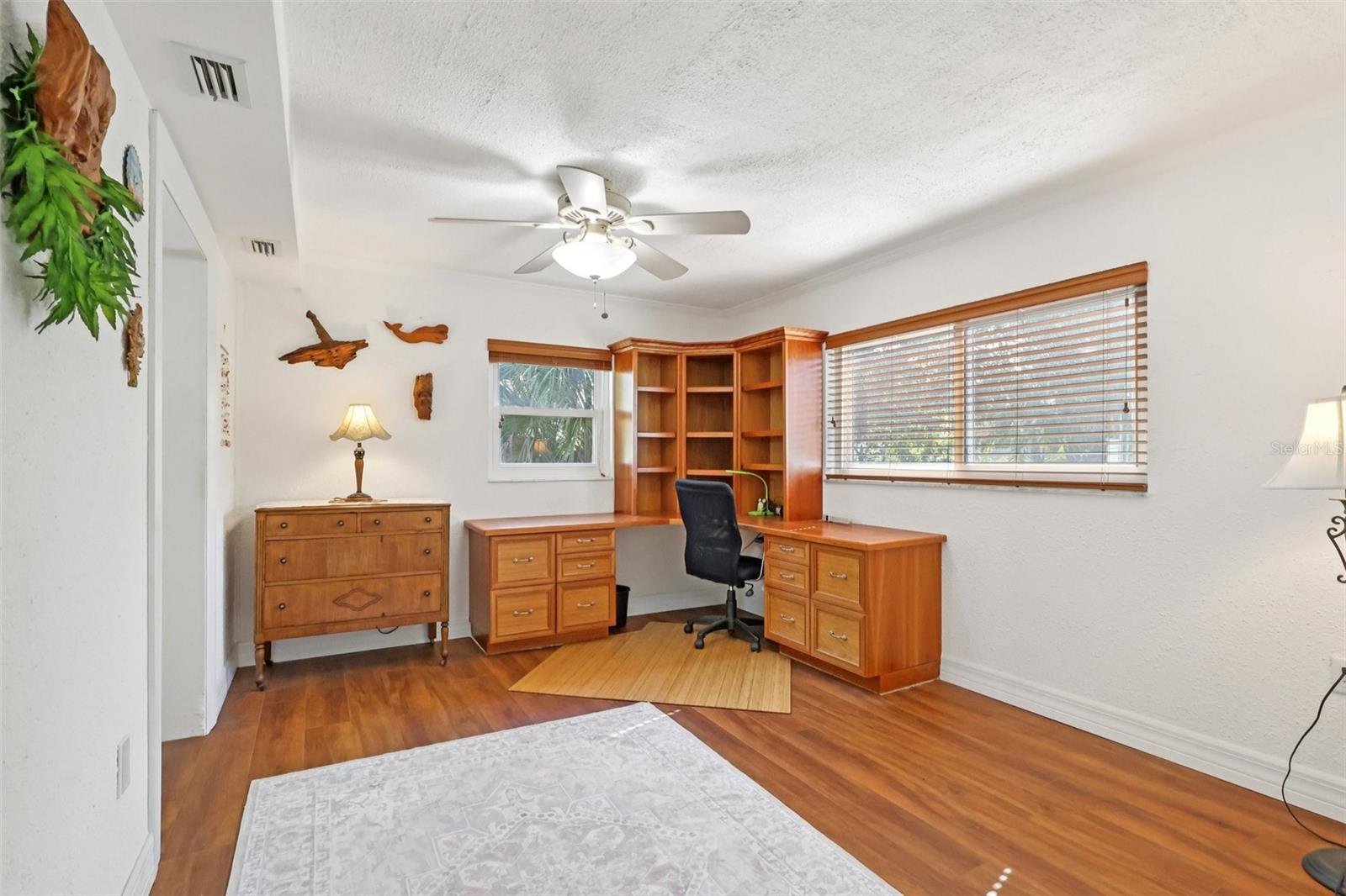 Image 17 of 33 For 1945 Madison Avenue