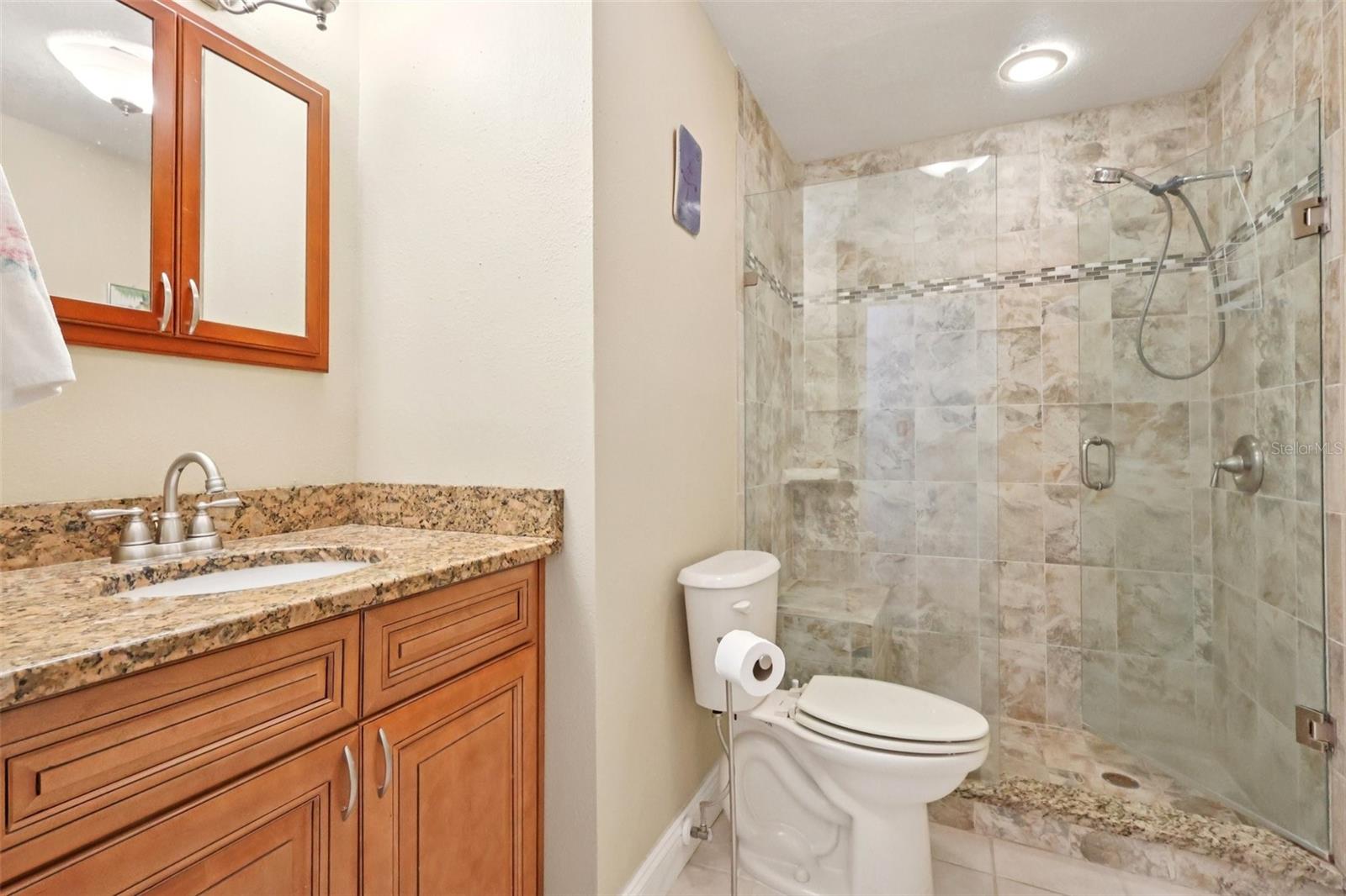 Image 26 of 33 For 1945 Madison Avenue