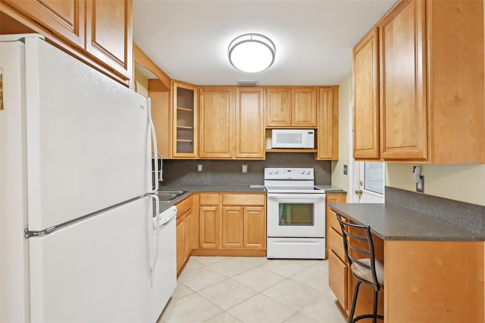 Image 3 of 33 For 1945 Madison Avenue