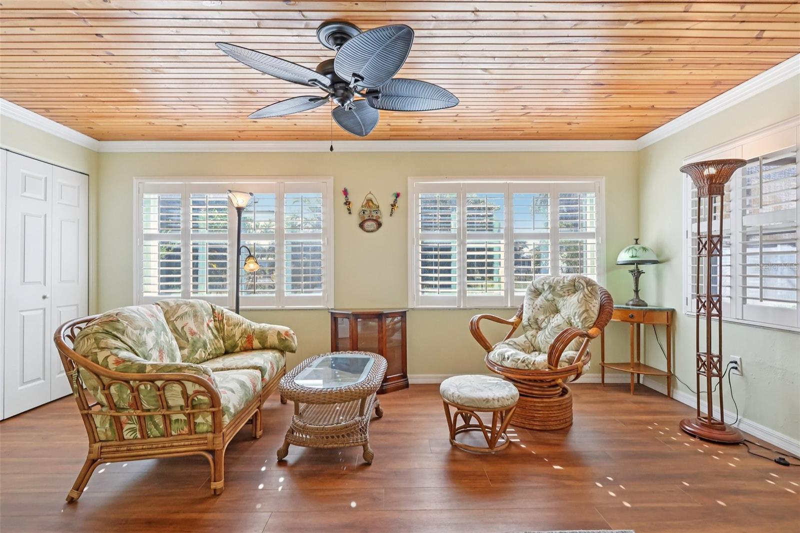 Image 5 of 33 For 1945 Madison Avenue