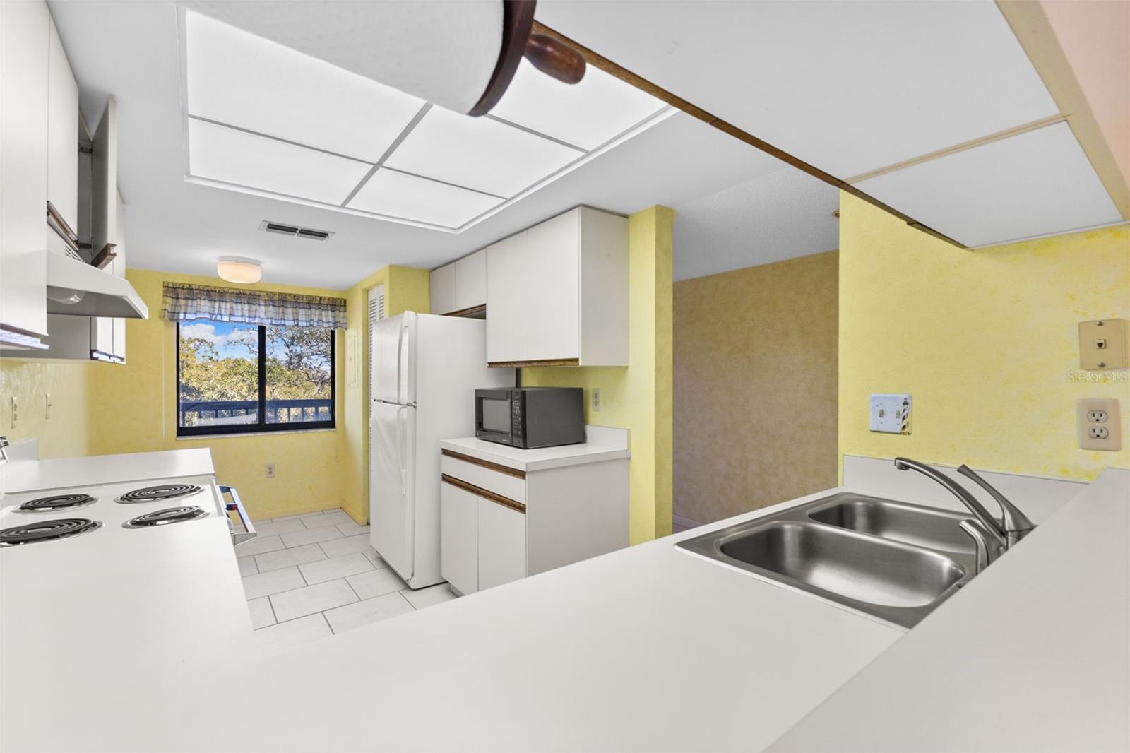 Image 14 of 38 For 1938 Golfview Drive 1938