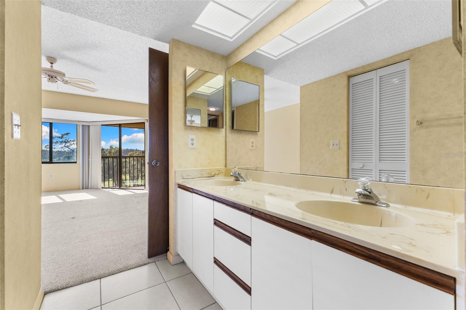 Image 19 of 38 For 1938 Golfview Drive 1938