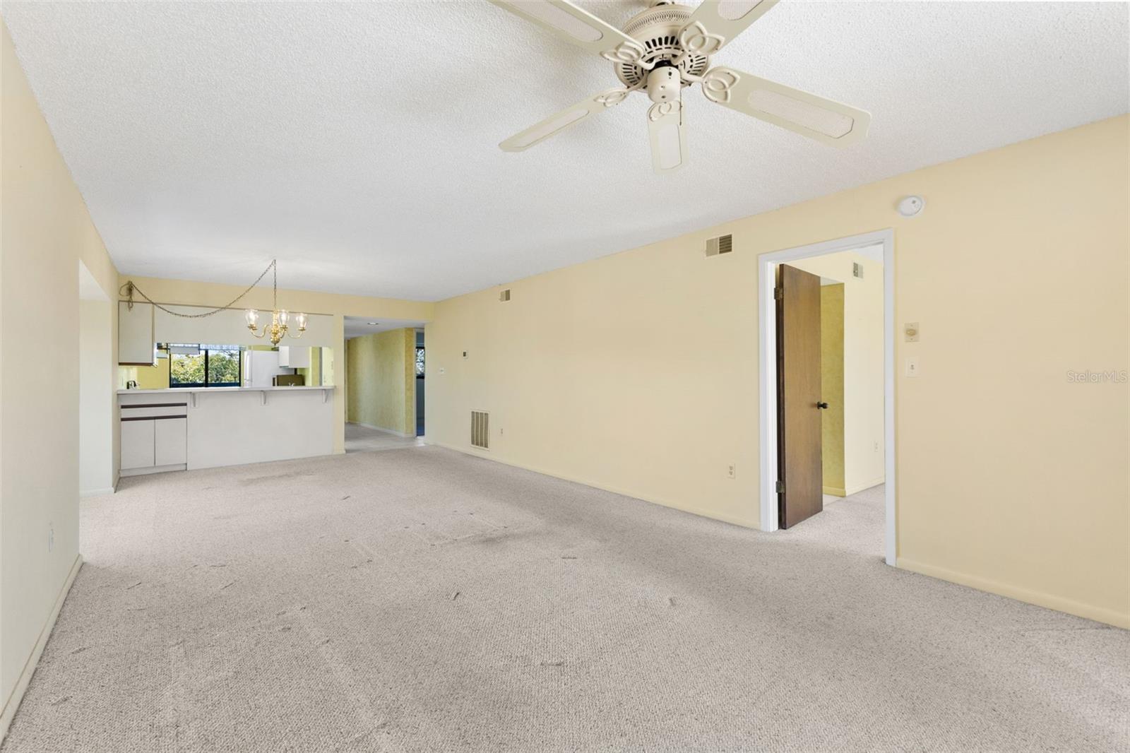 Image 7 of 38 For 1938 Golfview Drive 1938