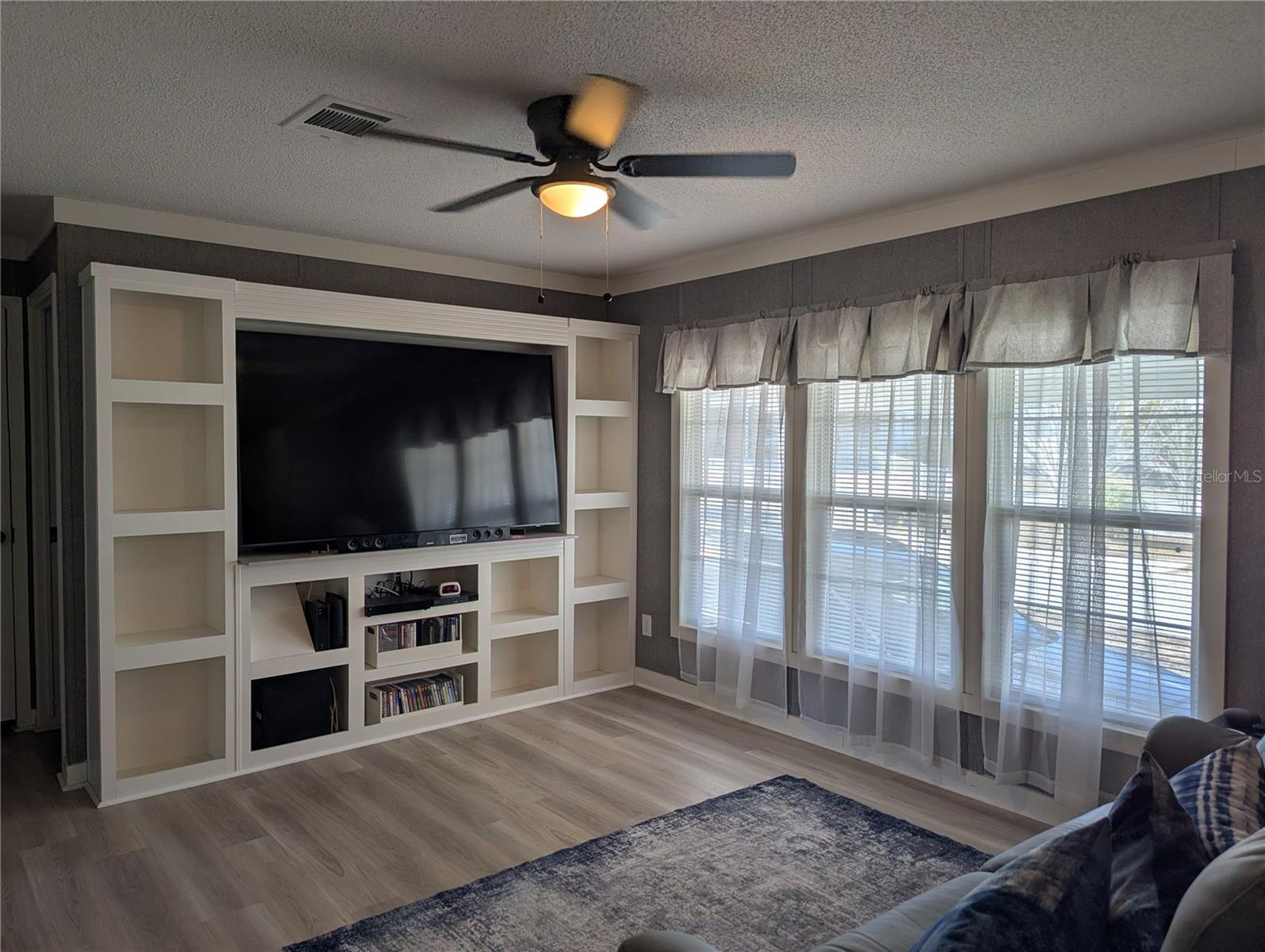 Image 4 of 10 For 8248 Weatherford Avenue