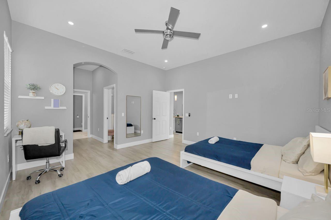 Image 28 of 54 For 13266 Clay Avenue