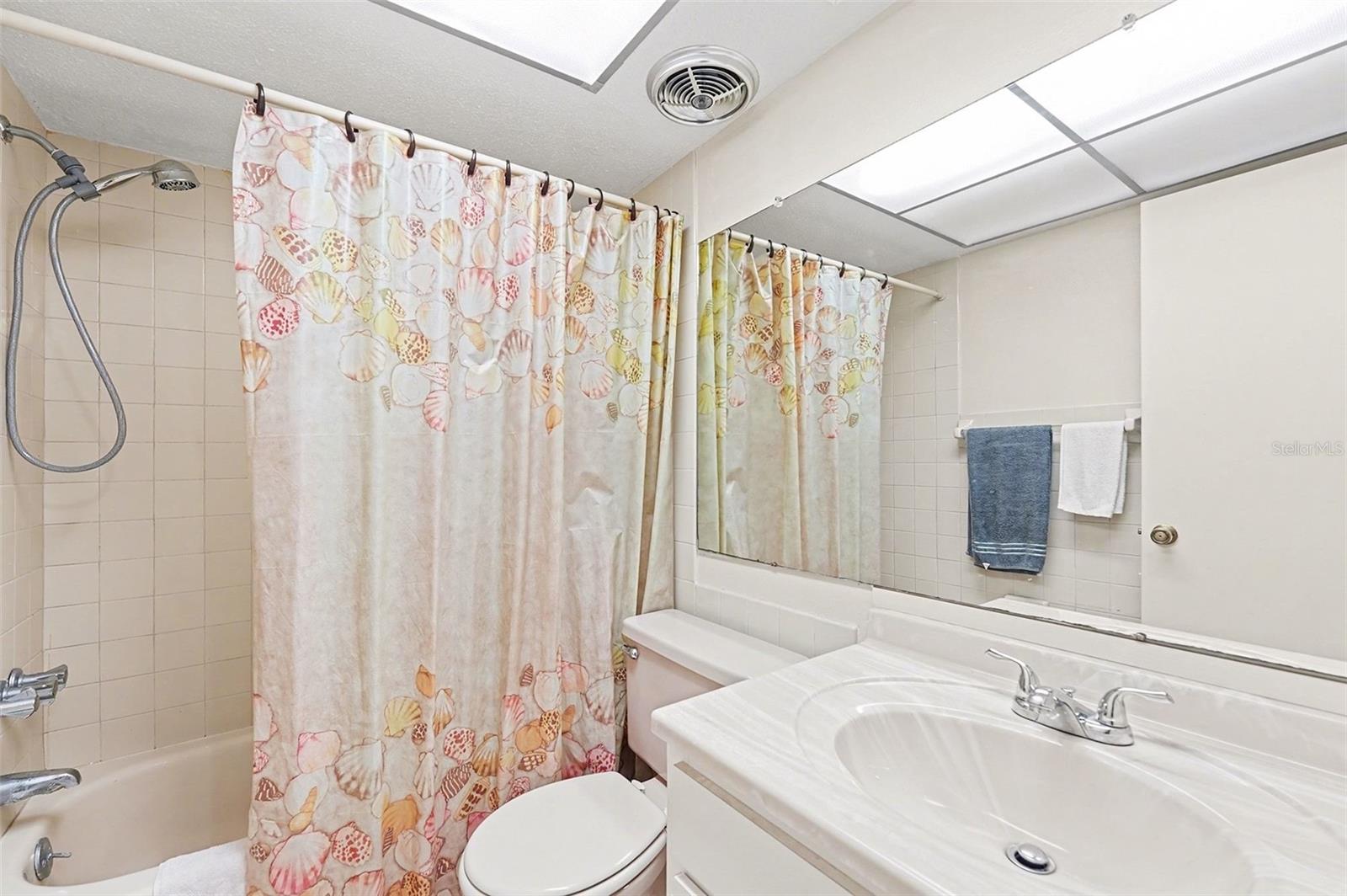 Image 16 of 18 For 1529 Coachlight Way