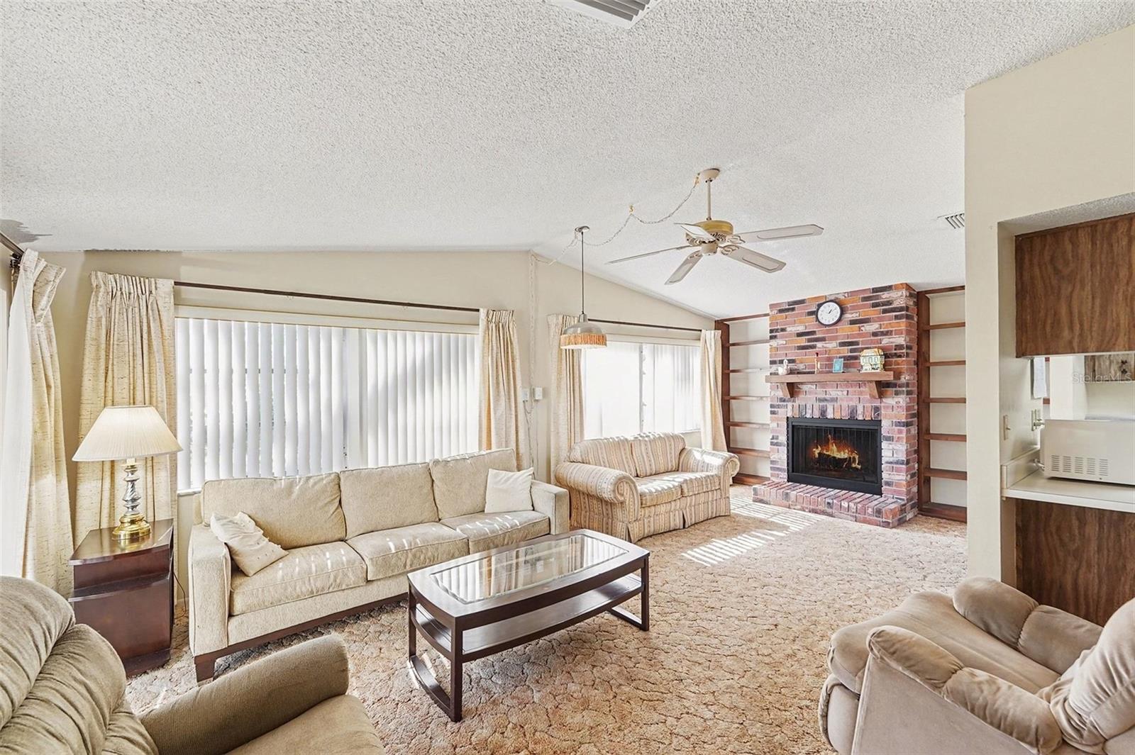 Image 3 of 18 For 1529 Coachlight Way